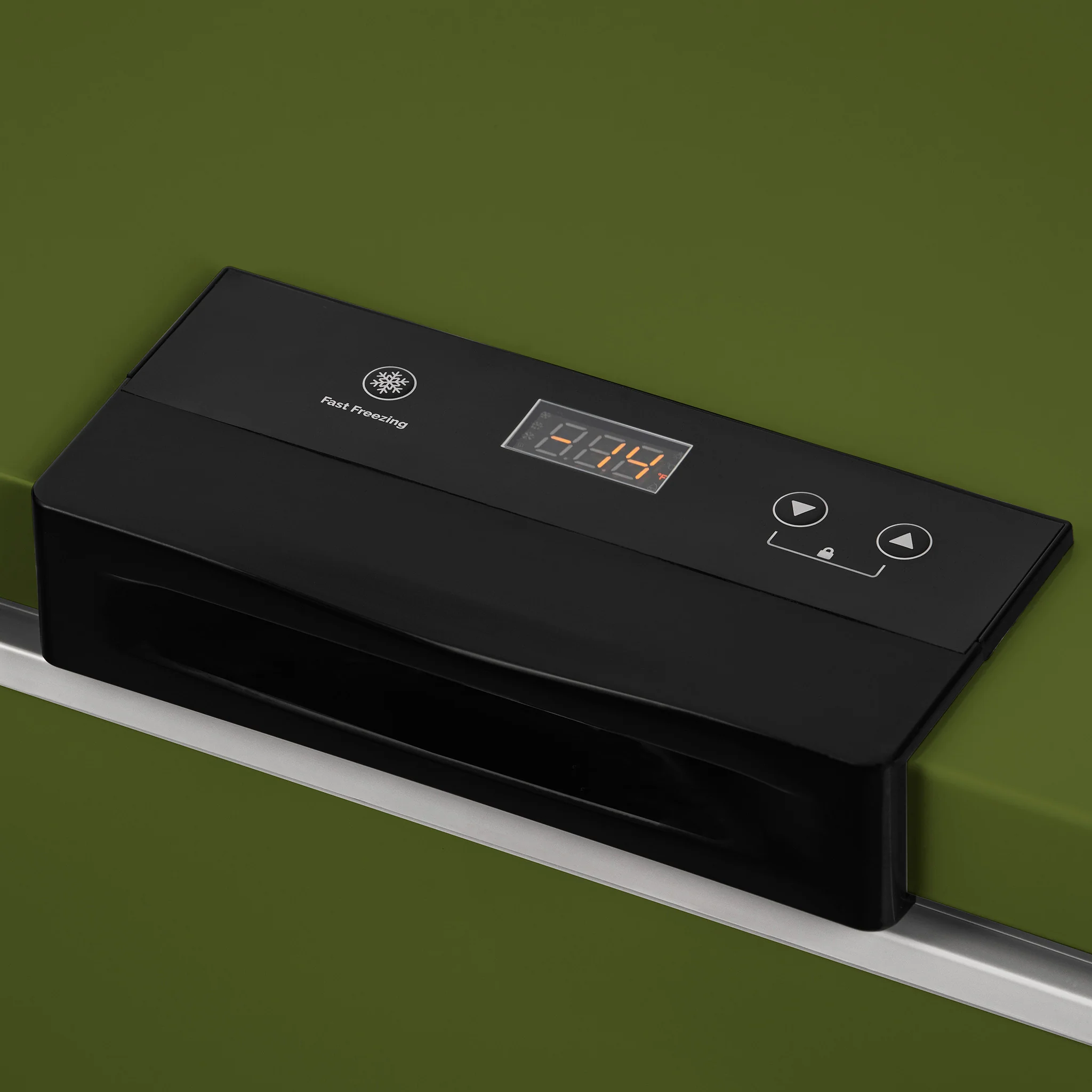 2025 Newair kompakt opretstående fryser – 6,7 cu ft – Militærgrøn
