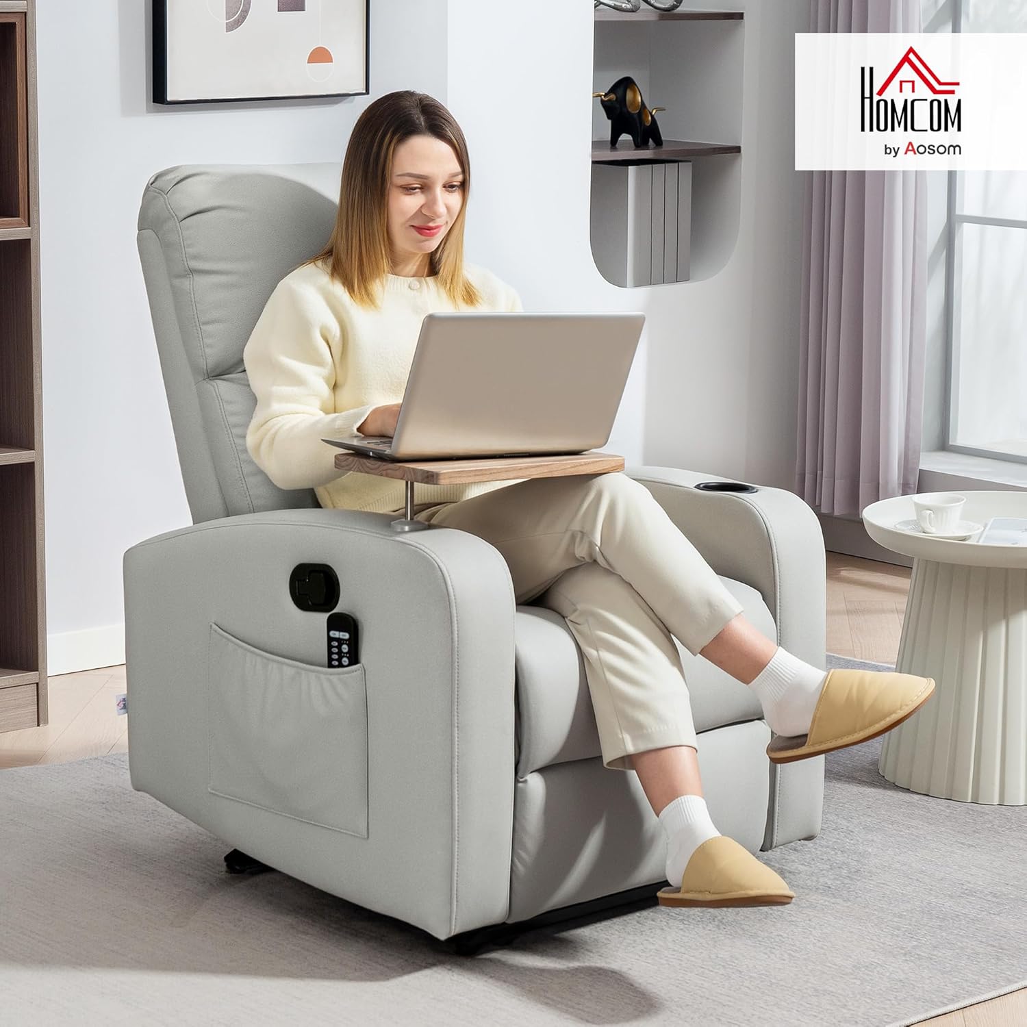 HOMCOM Massagesessel mit 8 Massagepunkten, elektrischer Verstellfunktion, Sofa mit 4 Liegepositionen (145°), Fernbedienung, Beistelltisch, 2 Seitentaschen und Getränkehalter, 77 x 93 x 105 cm, Beige