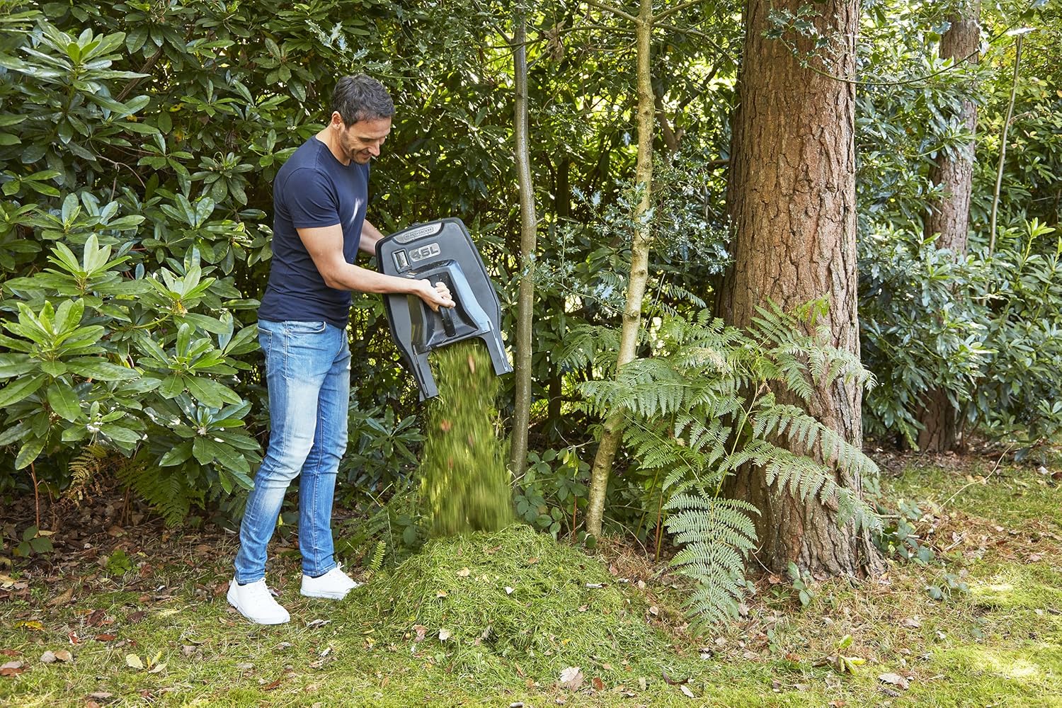 BLACK+DECKER Fahrrad-Rasenmäher, 1600 W, 38 cm Schnittbreite, E-Antrieb, EdgeMax und SoftTouch, 6 Schnitthöhen, 45-Liter-Fangbehälter, BEMW471BH