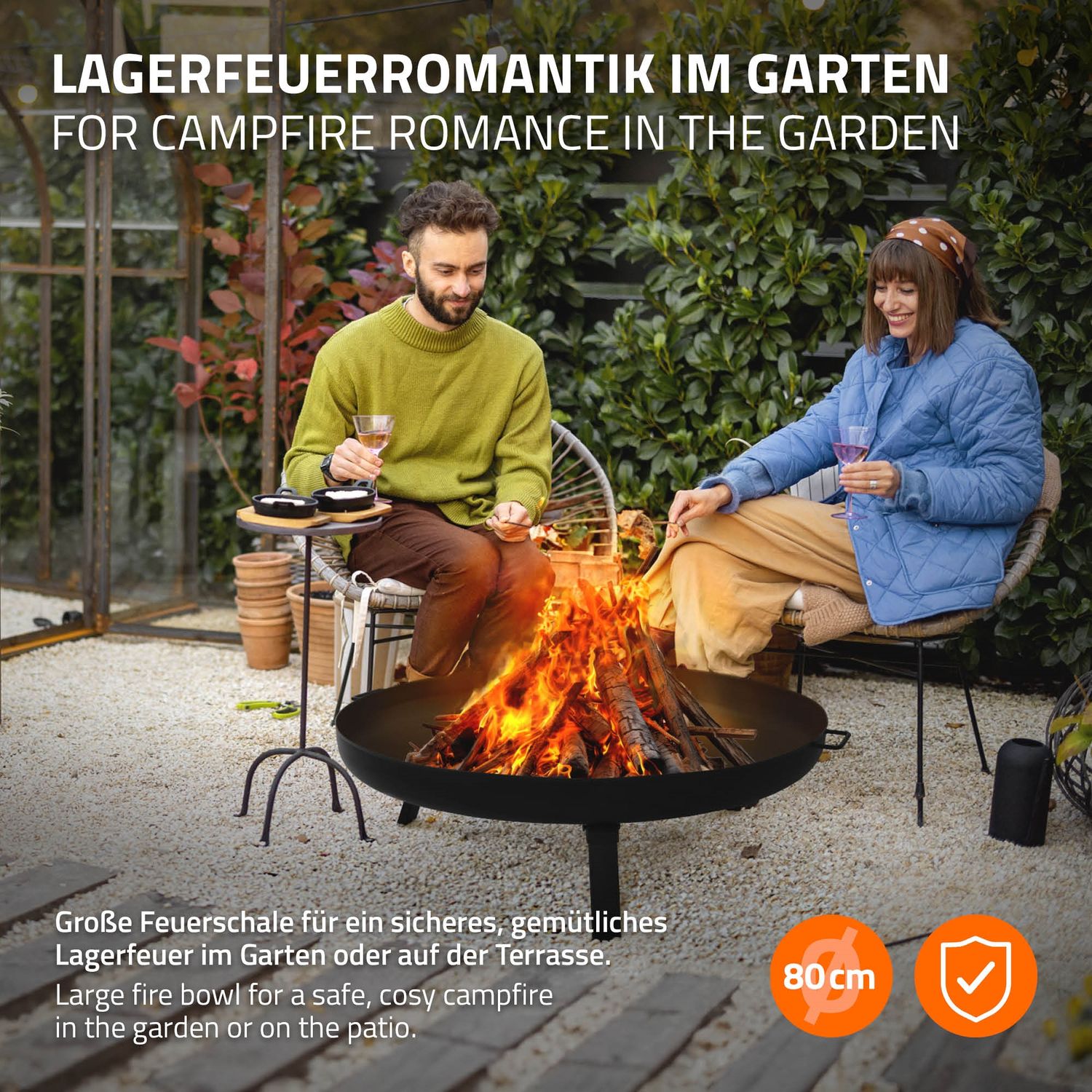 Feuerstelle aus Stahl mit Dreibein für Grillabende