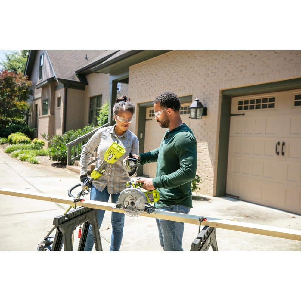 2025 Ryobi ONE+ 18V børsteløs 15-tommer batteridrevet græstrimmer med 4,0 Ah batteri og oplader P20110