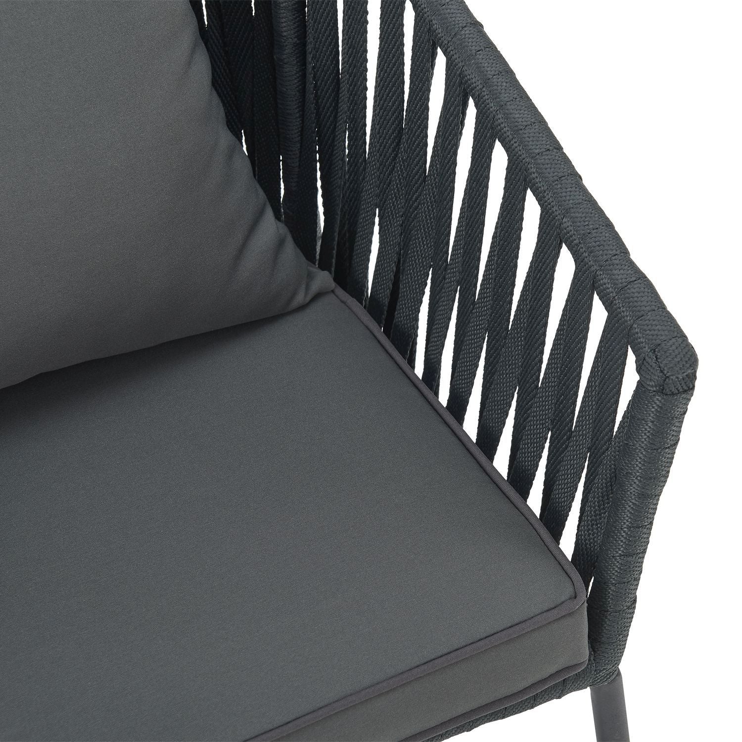 2025 Rebsæt med 2 stole – Elegance og komfort til dit udendørsområde