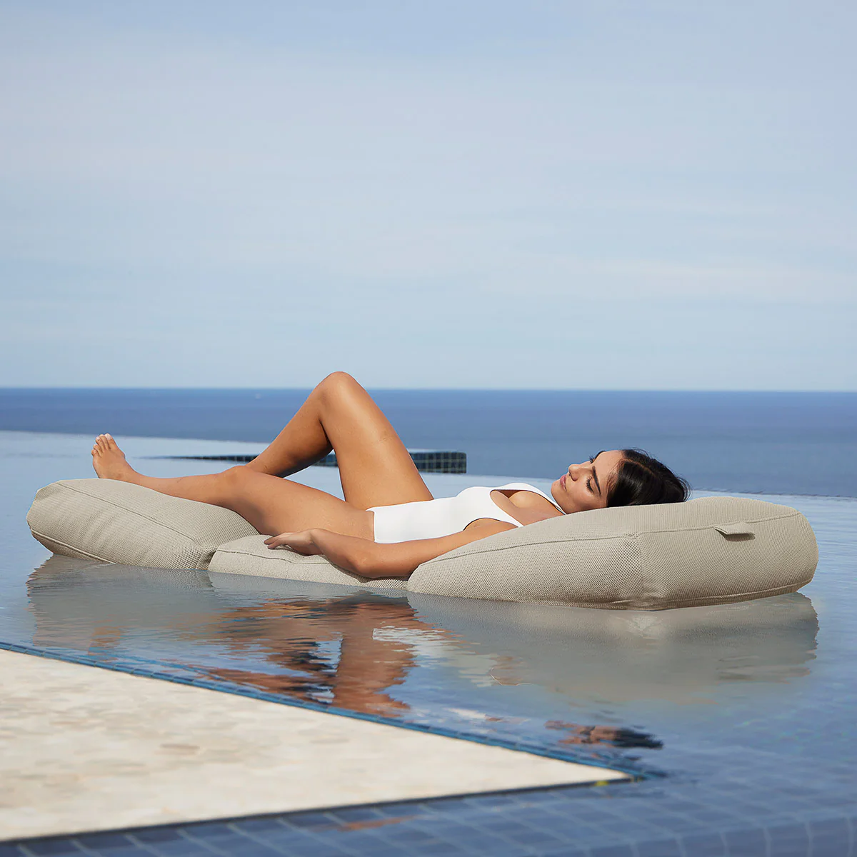 Schwimmende Matratze Llit out