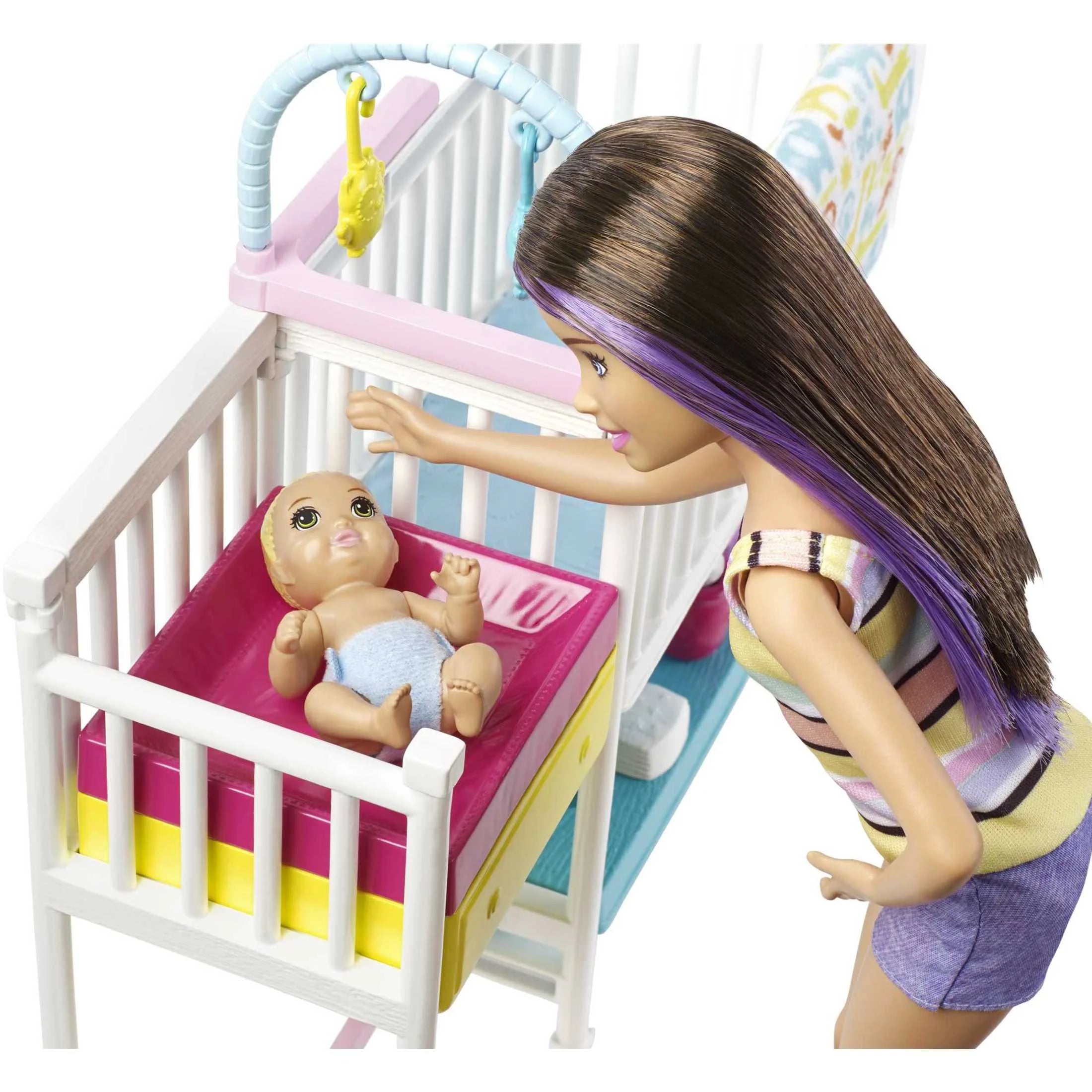 Coffret de jeu Barbie Skipper Babysitters Inc. Berceau pour la sieste et les soins avec poupée brune, bébé et accessoires