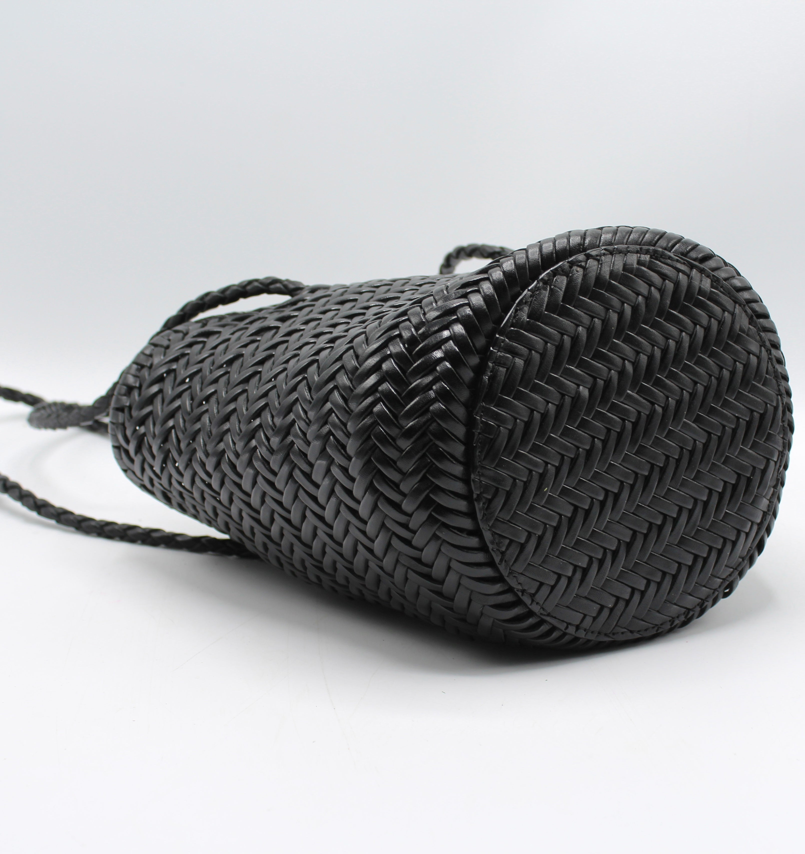 Carmel - Hand Woven Full Grain Leather Bucket Bag Black