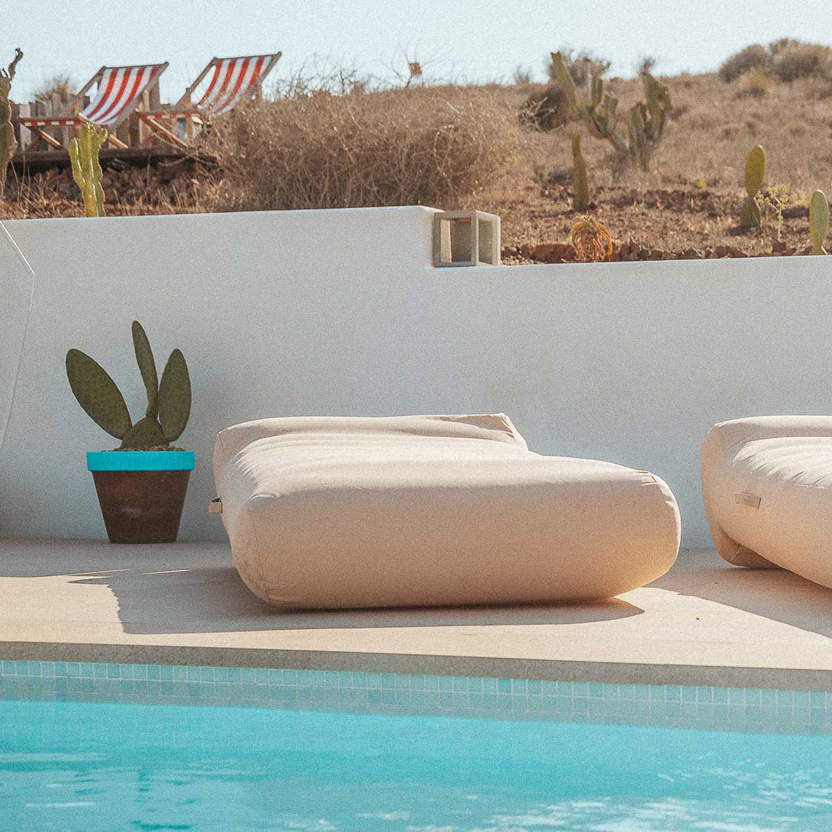 Robuste, aufblasbare Sonnenliege für Garten und Pool (schwimmend) Illetes