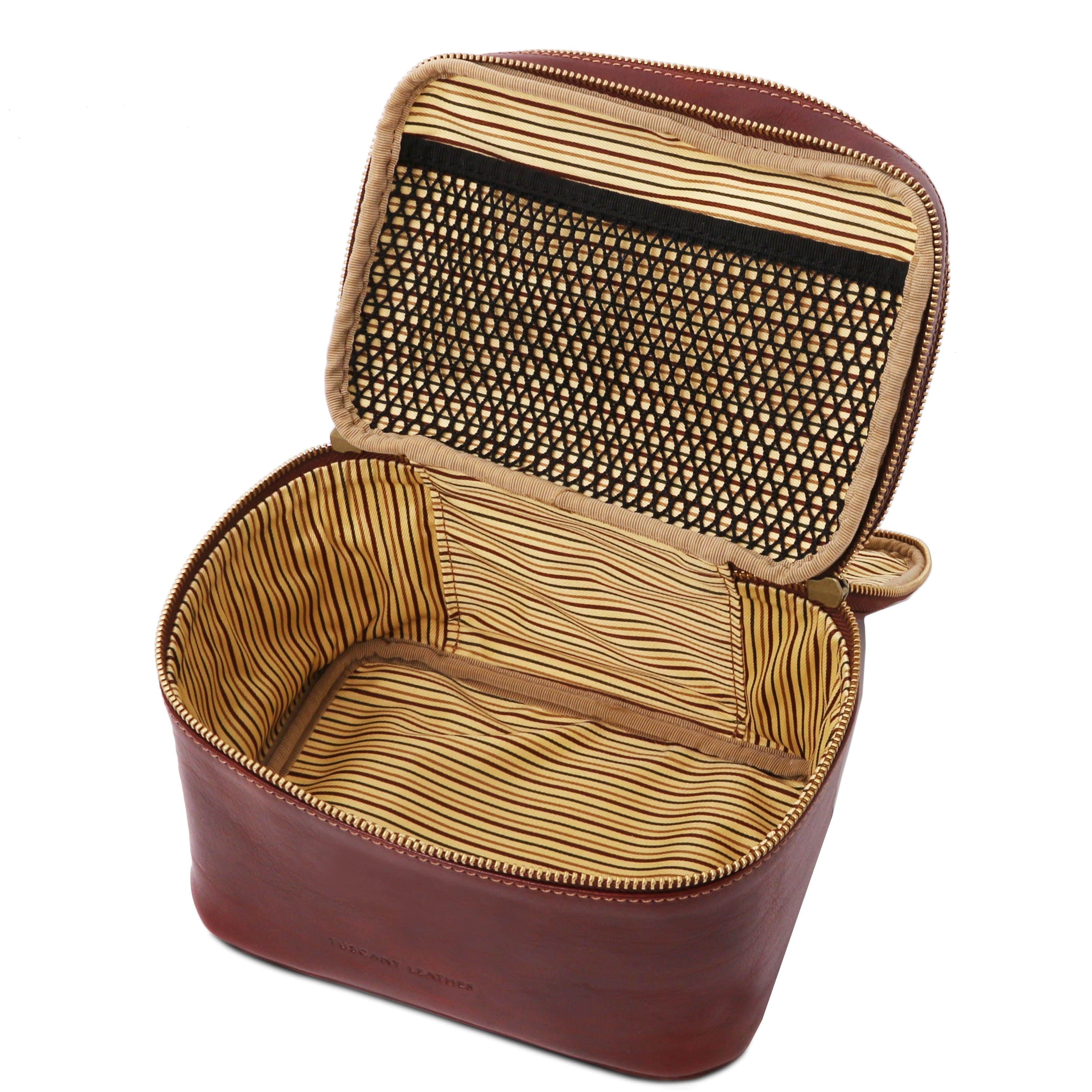 Eliot - Leather vanity case | TL142045