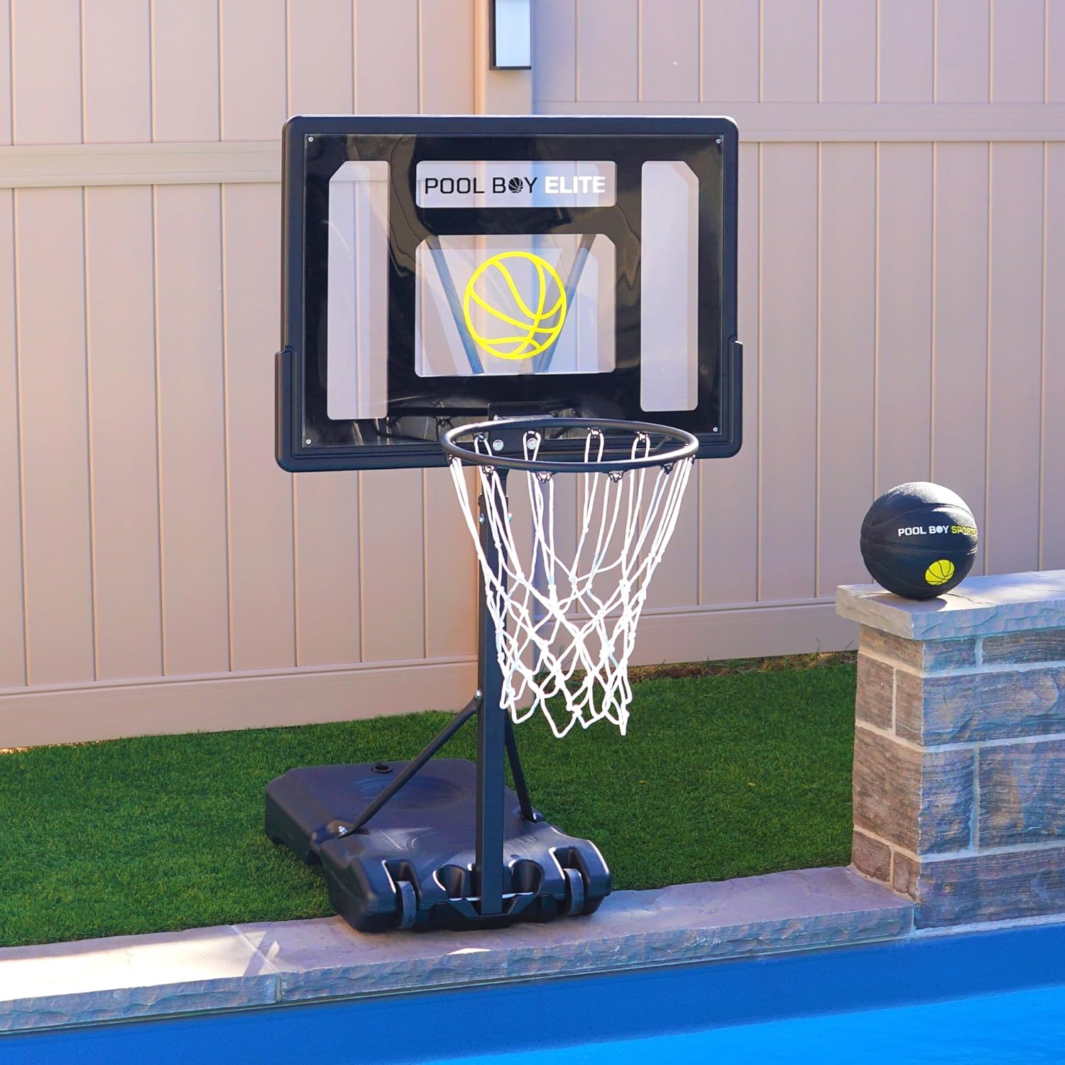 Panier de basket-ball tout-en-un pour piscine – Comprend un ballon composite, une pompe à air et des outils – Ensemble robuste noir mat – Panier de basket-ball réglable pour piscine – Pour enfants, adolescents et adultes
