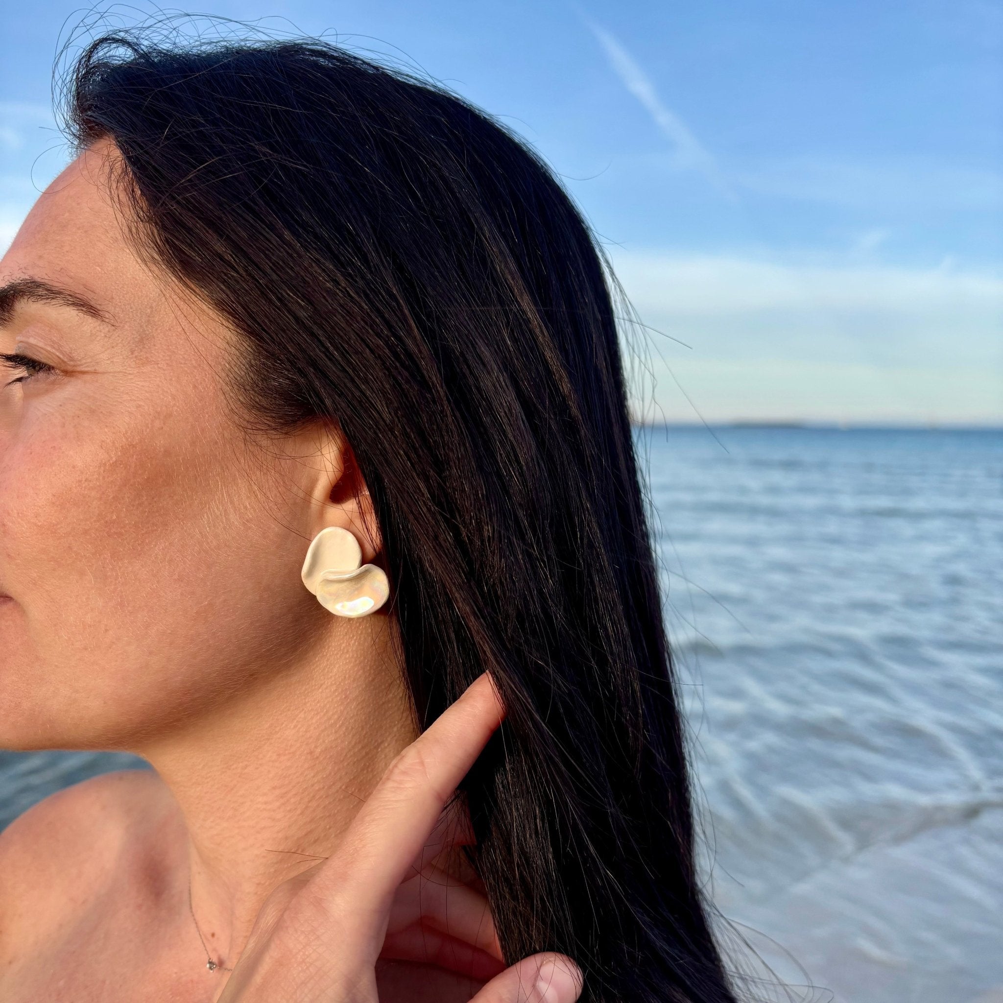 Petali | Handcrafted pearl-white ceramic stud earrings