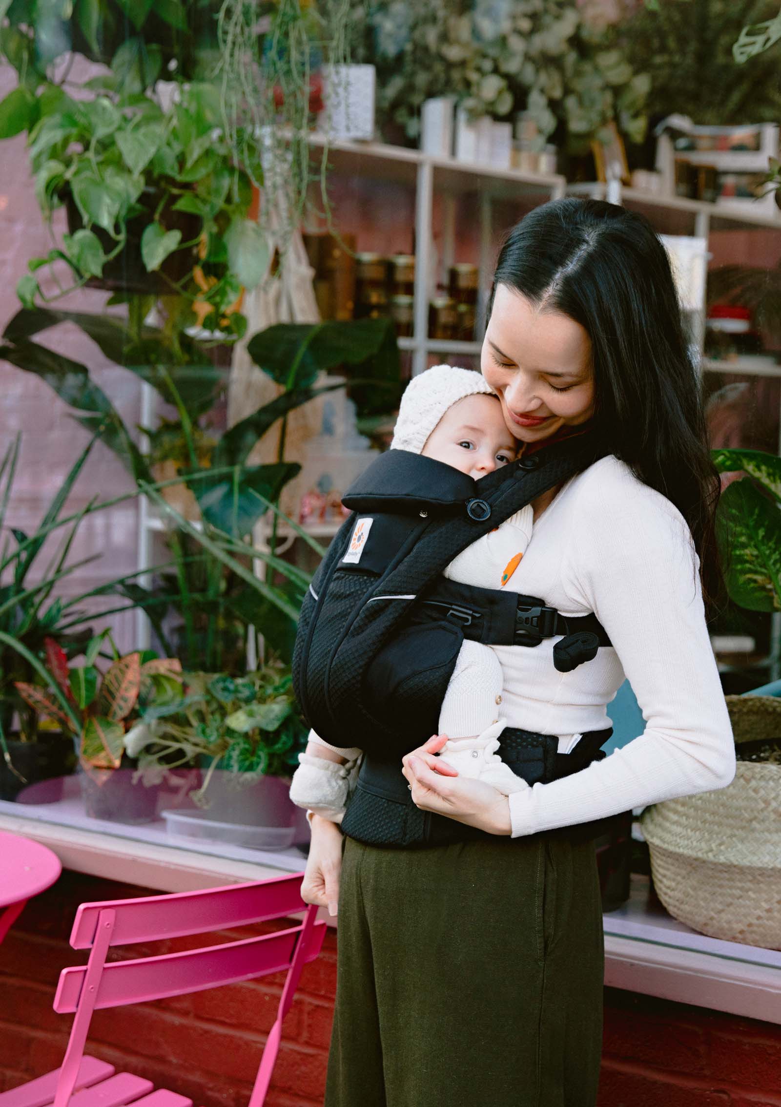 2025 Omni Breeze Babytrage – Onyxschwarz