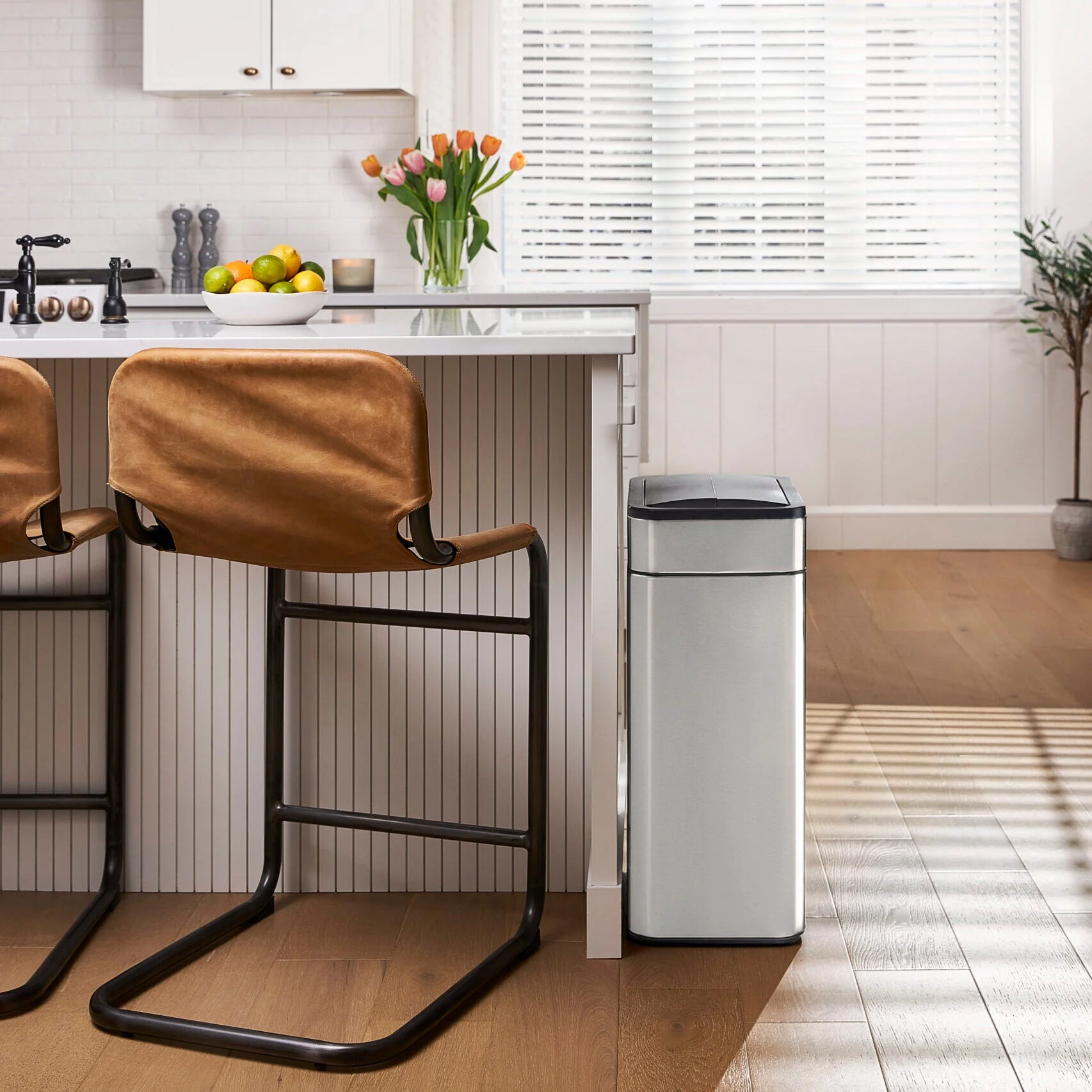 Poubelle en acier Sensor Wings 50L 2025