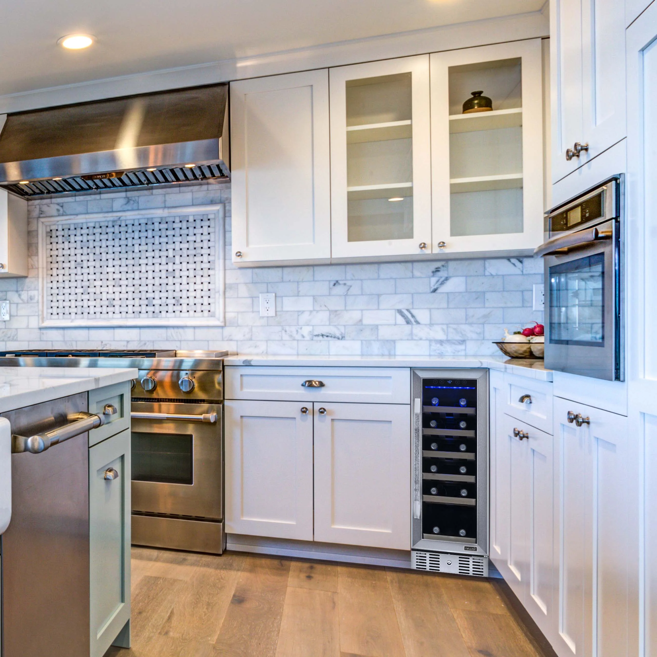 2025 Newair Indbygget Vinkøleskab – Rustfrit stål