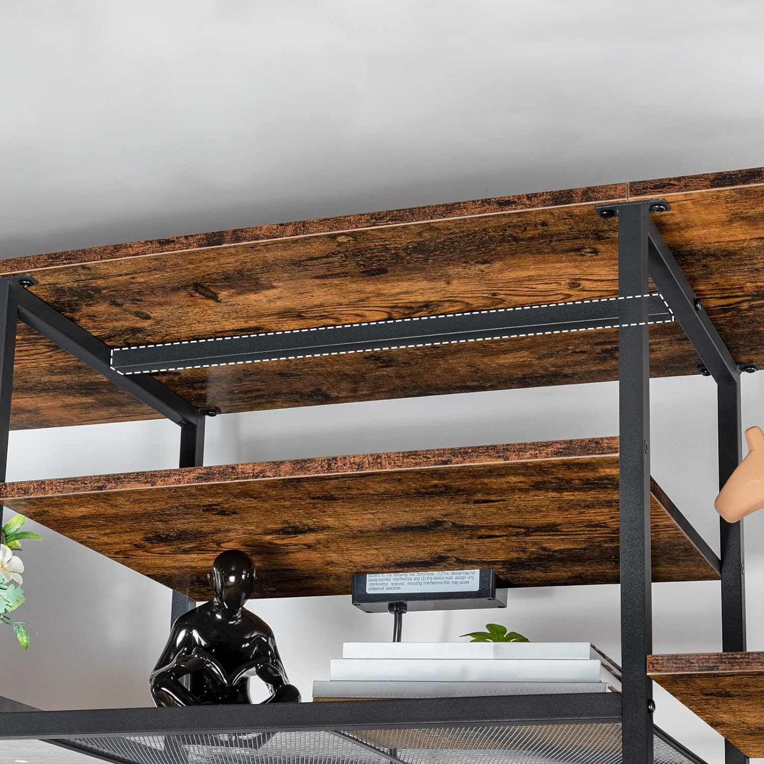 TV-Ständer mit integrierten Steckdosen für Fernseher bis zu 75 Zoll, Konsolentisch mit offenen Regalen, Entertainment-Center im Industrial-Stil für Wohn- oder Schlafzimmer, Rustikales Braun und Schwarz BF60DS01