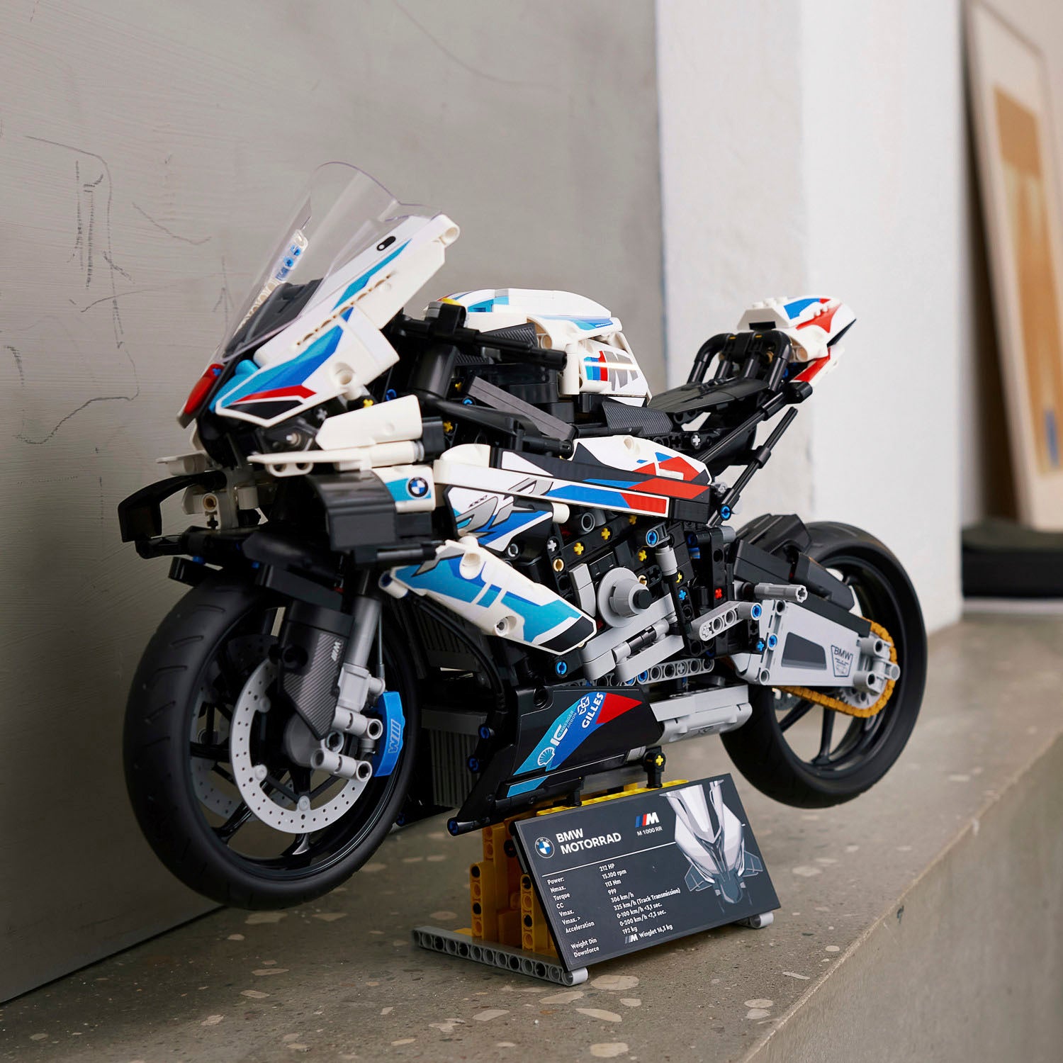 LEGO Technic BMW M 1000 RR 42130