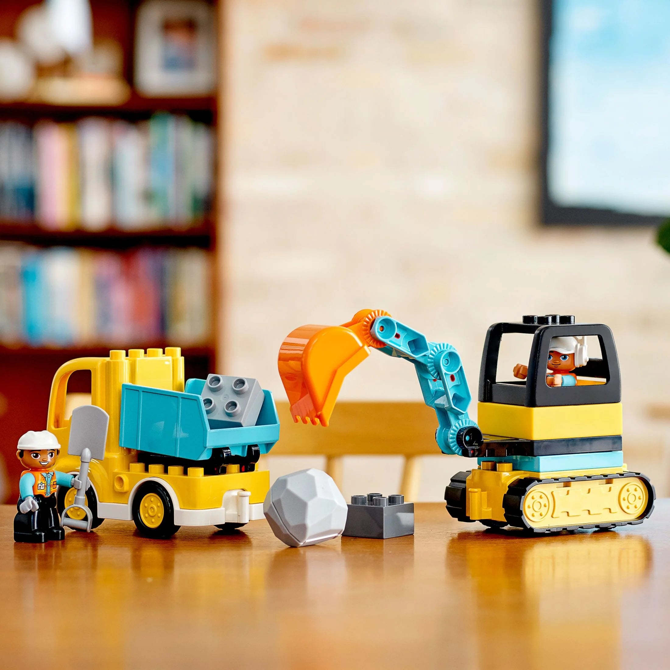 LEGO DUPLO City Camion et pelleteuse à chenilles 10931, jouet pour garçons et filles de 2 à 4 ans, développe la motricité fine