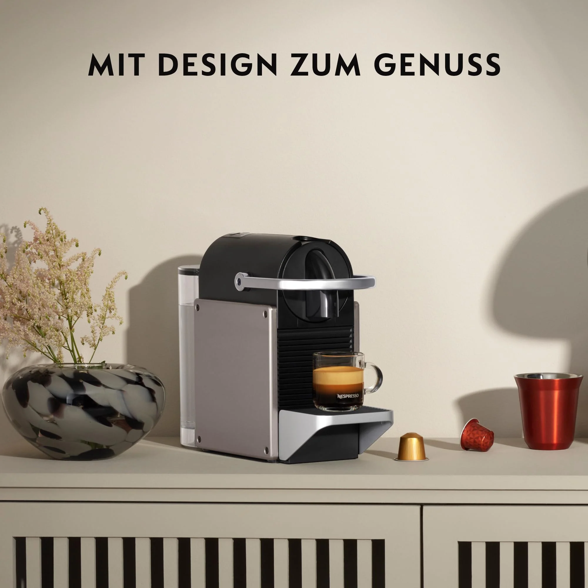 Machine à café à capsules Krups Nespresso Pixie (nouveau design 2025) | Espresso et Lungo | Style industriel | Faible consommation d'énergie | Arrêt automatique | Plateau réglable | Capsules recyclables | Modèle XN306T