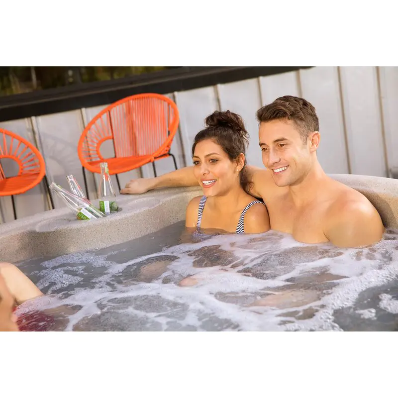 Lifesmart Spas Oval Plug and Play Spa til 4 personer med 13 dyser
