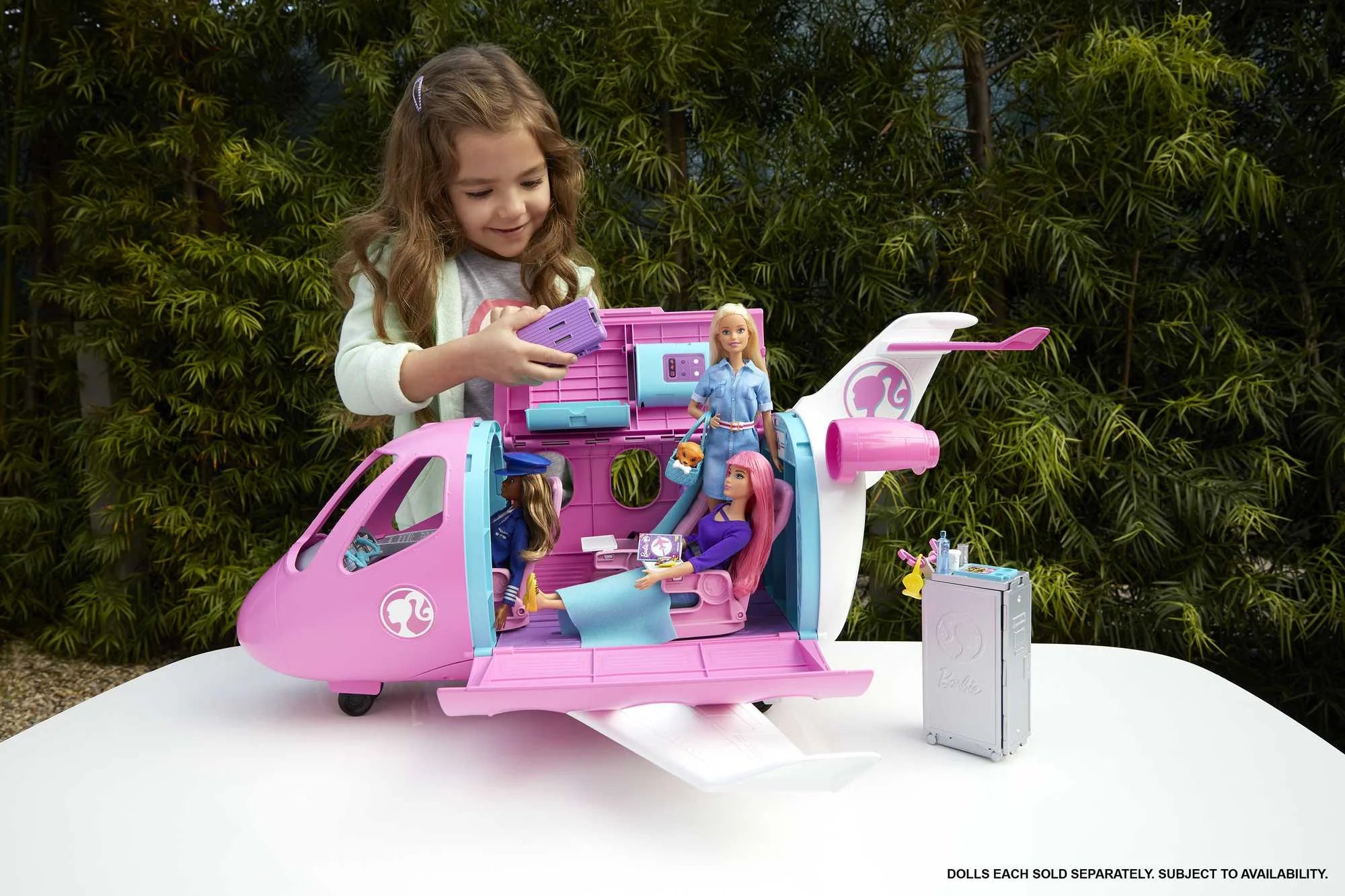 Barbie Dreamplane Flugzeug-Spielset mit Welpe und Imbisswagen sowie 15 Zubehörteilen