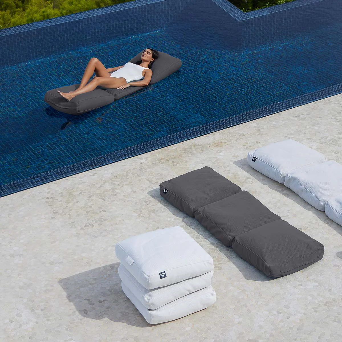 Schwimmende Matratze Llit out