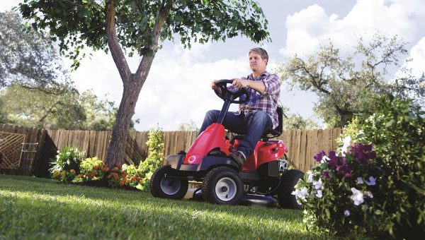 2025 Troy-Bilt TB30 382cc 30-tommer havetraktor. 6 gear. Kompakt design. Justerbar højde – Renoveret