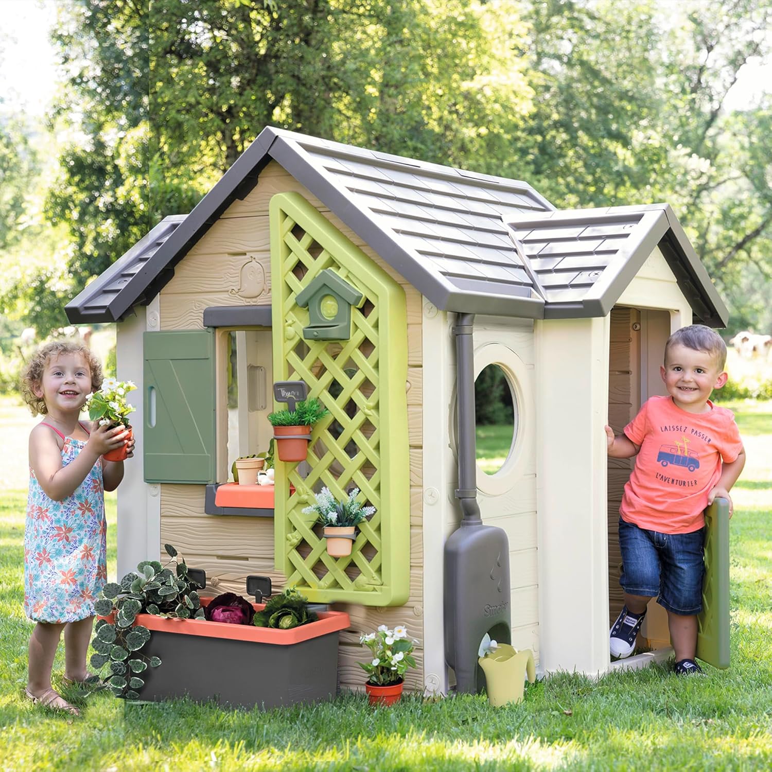 Smoby Life Gartenhaus – Kinder-Spielhaus zum Gärtnern – Inklusive Pflanzgefäß, Vogelfutterhaus, Werkzeug und Zubehör – UV-Schutz – Recyceltes Material – Ab 2 Jahren (7600810408)
