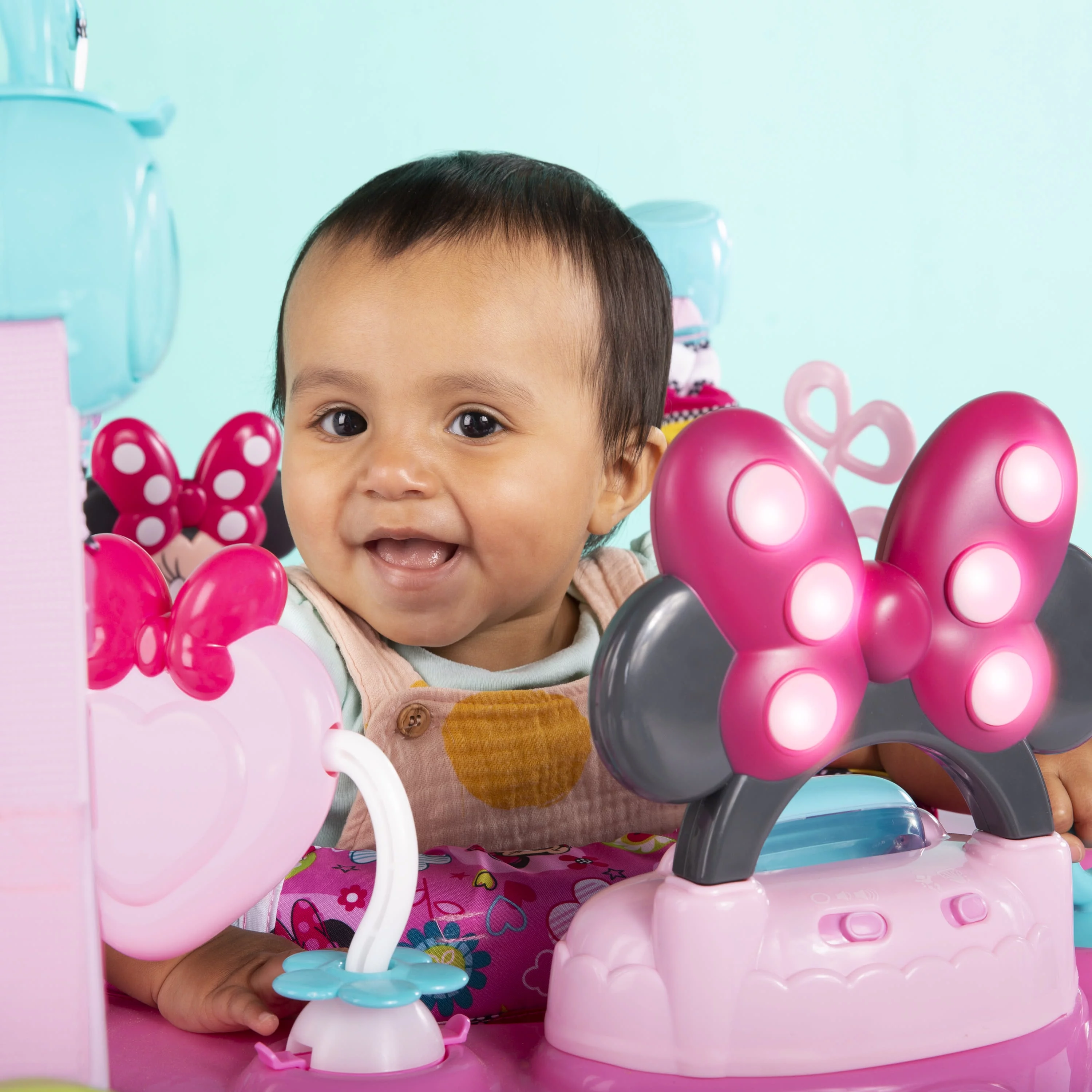 2025 Bright Starts Disney Baby Minnie Mouse PeekABoo ist eine Aktivität mit viel Licht und Musik. vor 6 Monaten