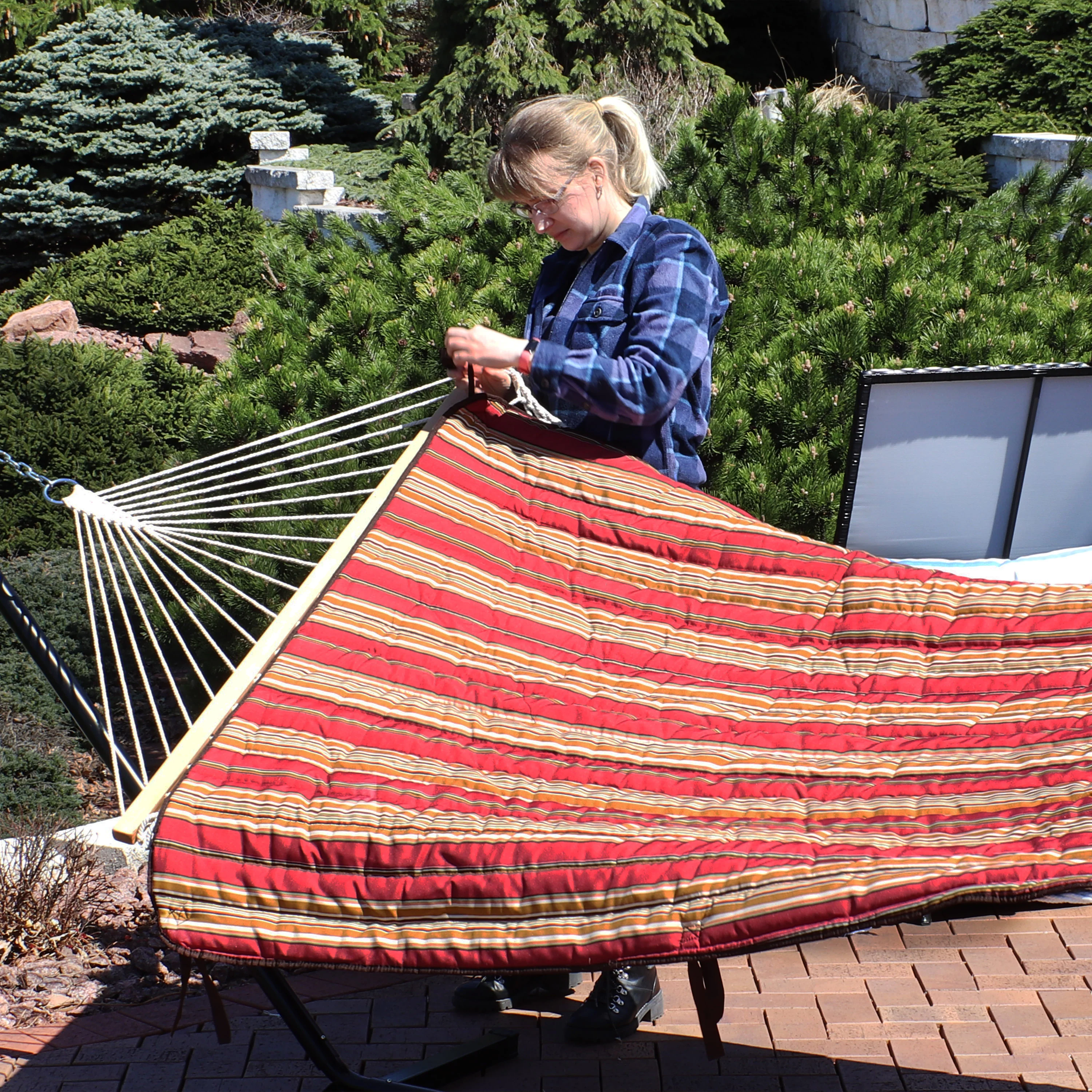 2025 Sunnydaze 12' rebhængekøje med stålstativ, madras og pude