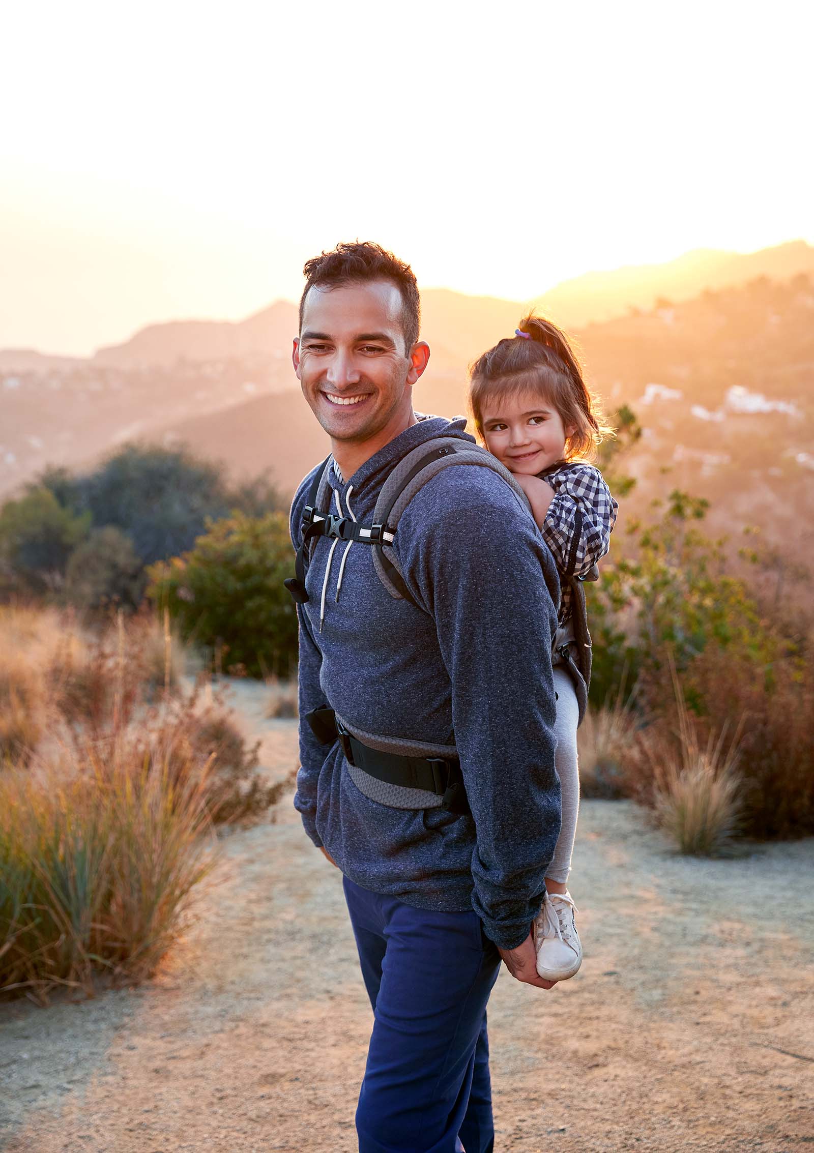 2025 Omni Breeze Babybæresele - Grafitgrå