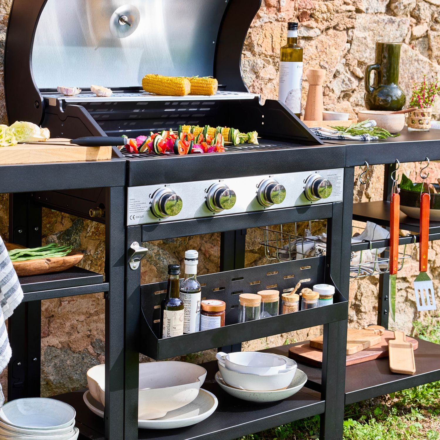 4-Flammen-Grill, Außenküche, Schwarz