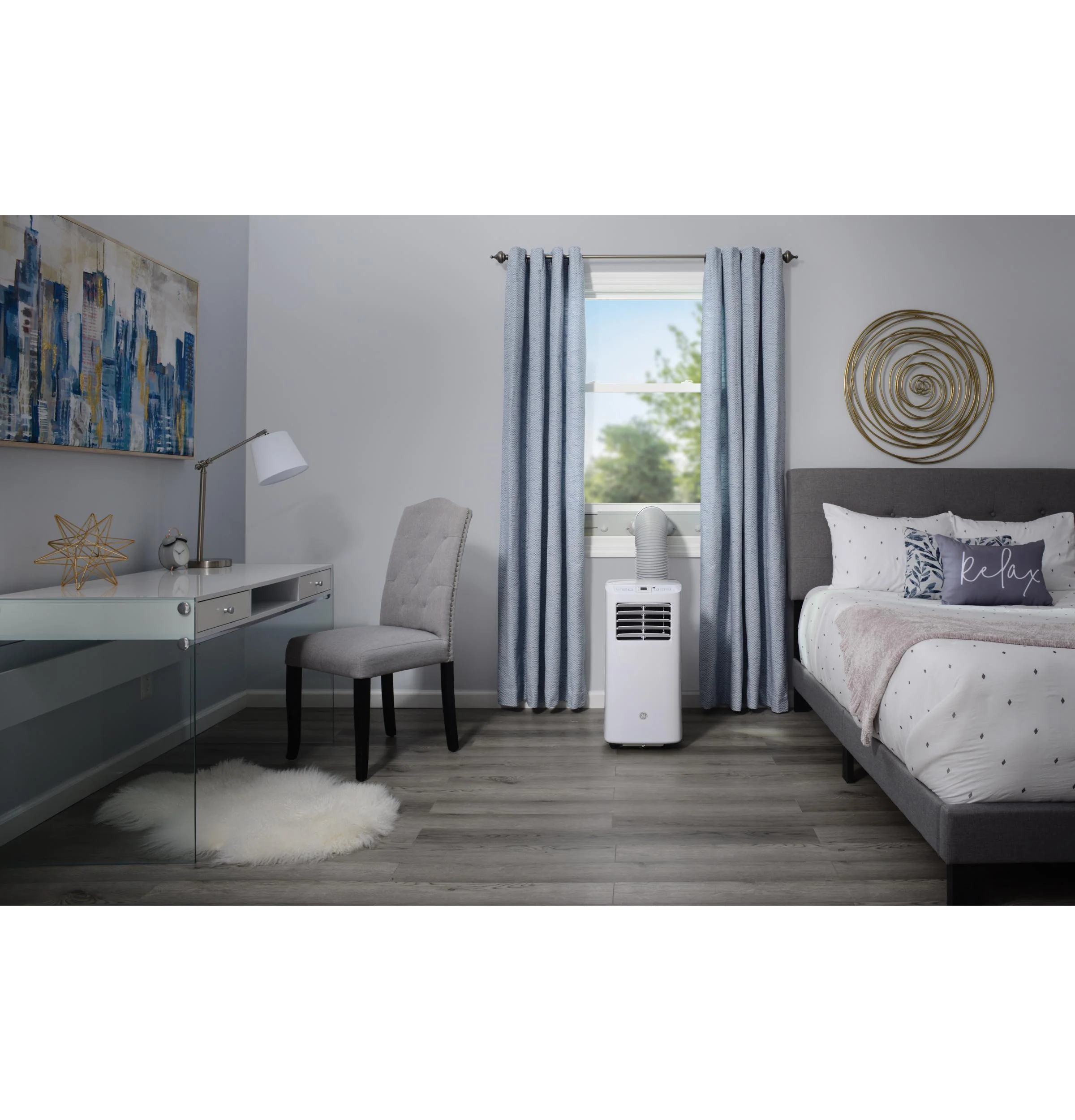 2025 GE Appliances APFD05JASW – 5.100 BTU bærbar klimaanlæg med affugter og fjernbetjening (hvid)