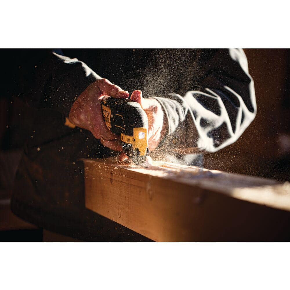 ATOMIC 20V MAX børsteløs batteridrevet kombosæt med (2) 1,5 Ah batterier, oplader og taske – Model DCK224C2