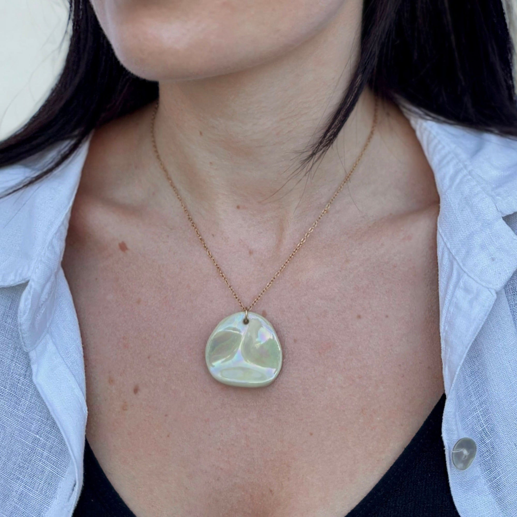 Perla | Handcrafted pearl sage-green ceramic necklace