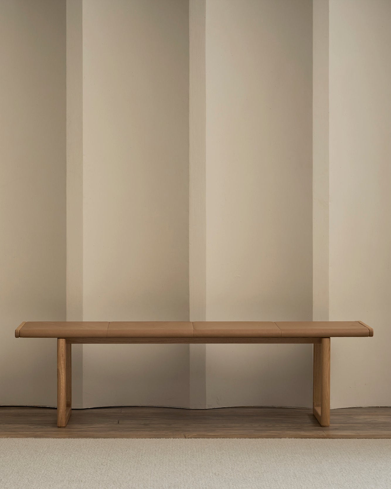 Hover Bench | Leather Seat