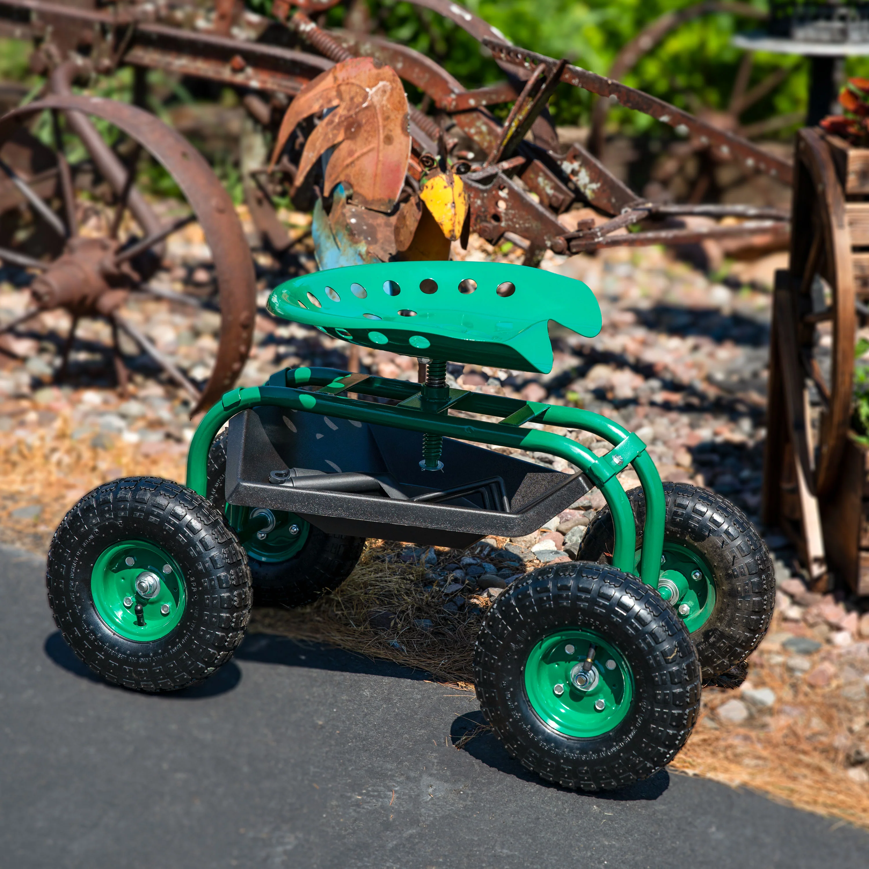 Chariot de jardin roulant Sunnydaze 2025 avec siège pivotant à 360° et plateau à outils