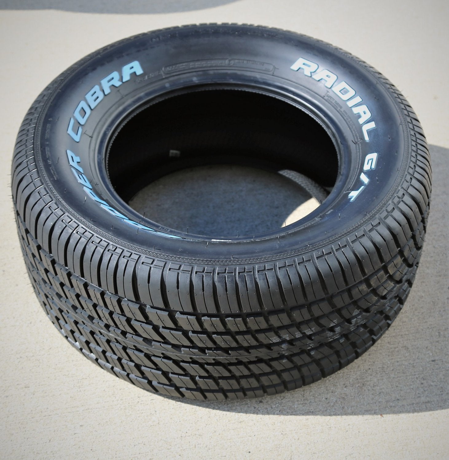 2025 Dæk Cooper Cobra Radial G/T 295/50R15 105S A/S Helårsdæk