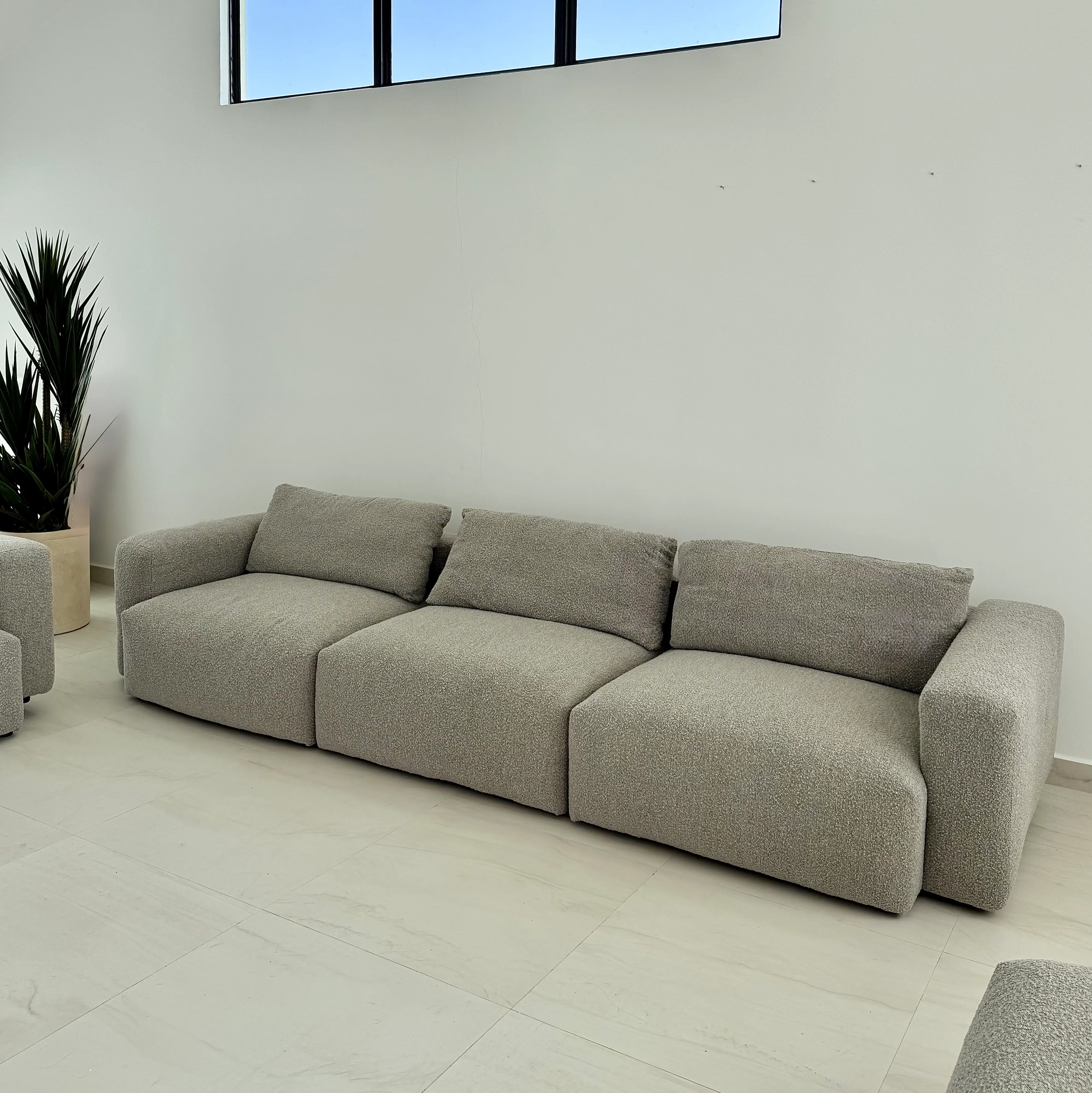 Dreiteiliges graues Ultra-Komfort-Sofa
