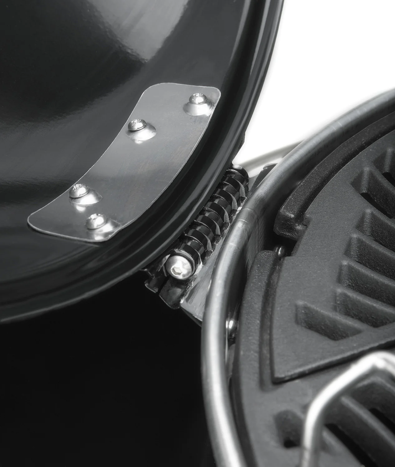 Napoleon Kugelgrill 2025 (Ø 57 cm) mit Wagen