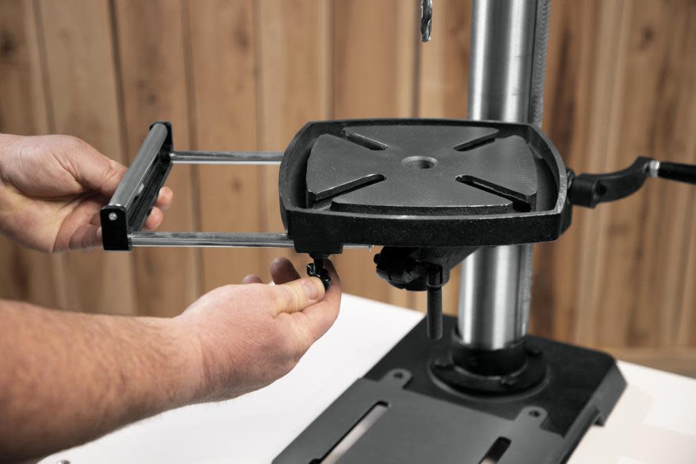 Perceuse à colonne d'établi 12