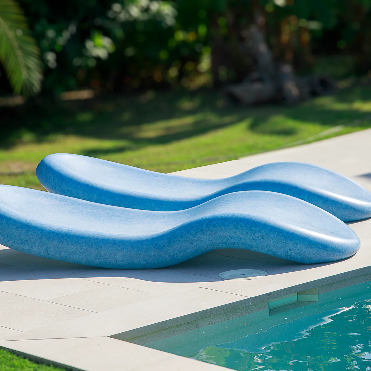 CIRCOOLar Flache Sonnenliege aus recyceltem Material