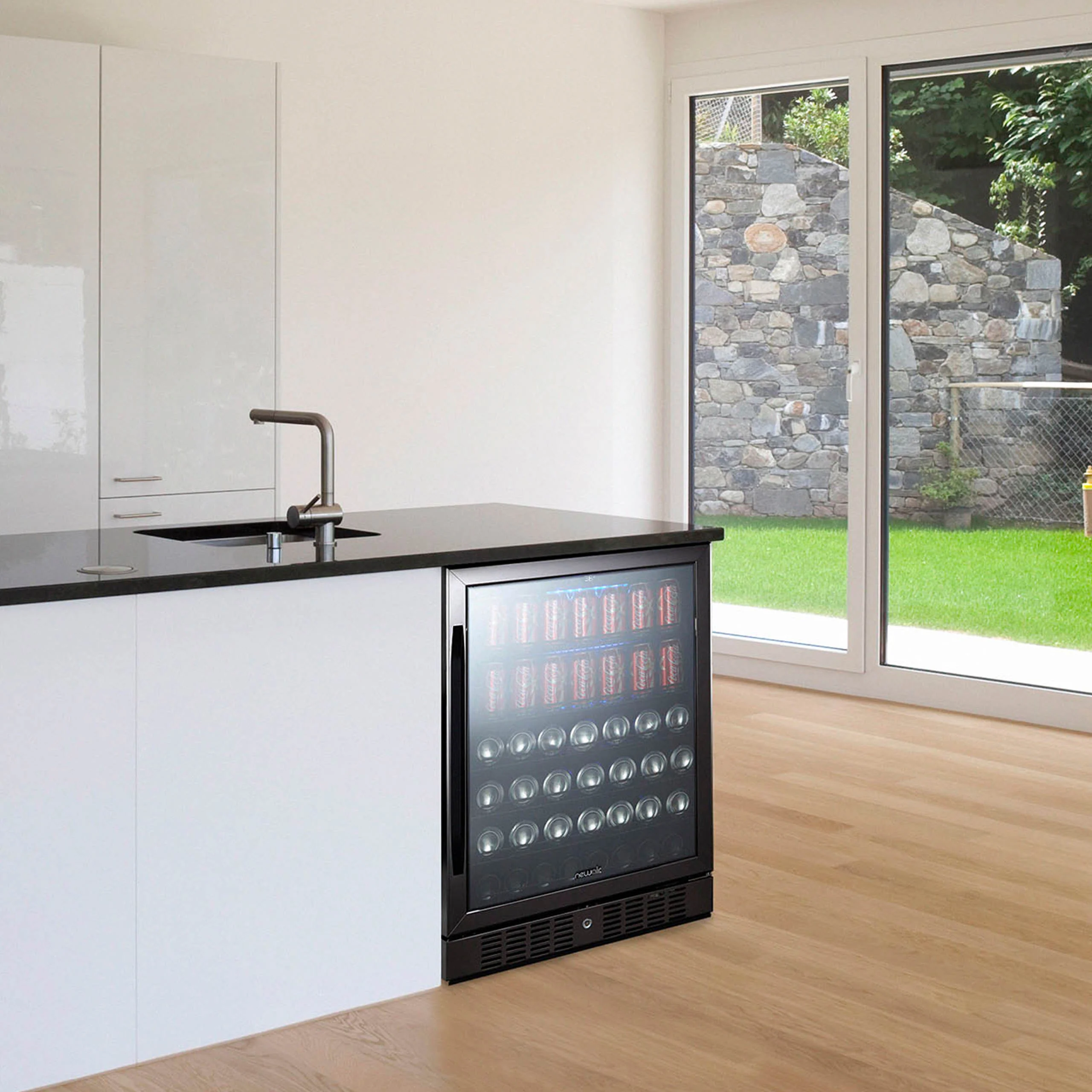 Newair® Einbaukühlschrank (2025) mit 177 Dosen Fassungsvermögen – 24 Zoll – Schwarzer Edelstahl