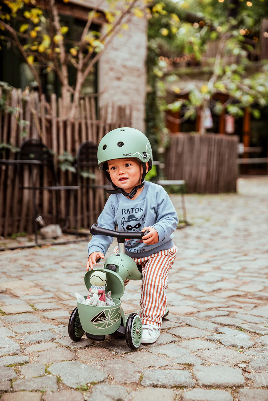Trottinette 2-en-1 Scoot & Ride Highwaykick 1 Lifestyle avec siège (modèle 2025). Pour les enfants de 1 à 5 ans. Modèle avec compartiment de rangement.