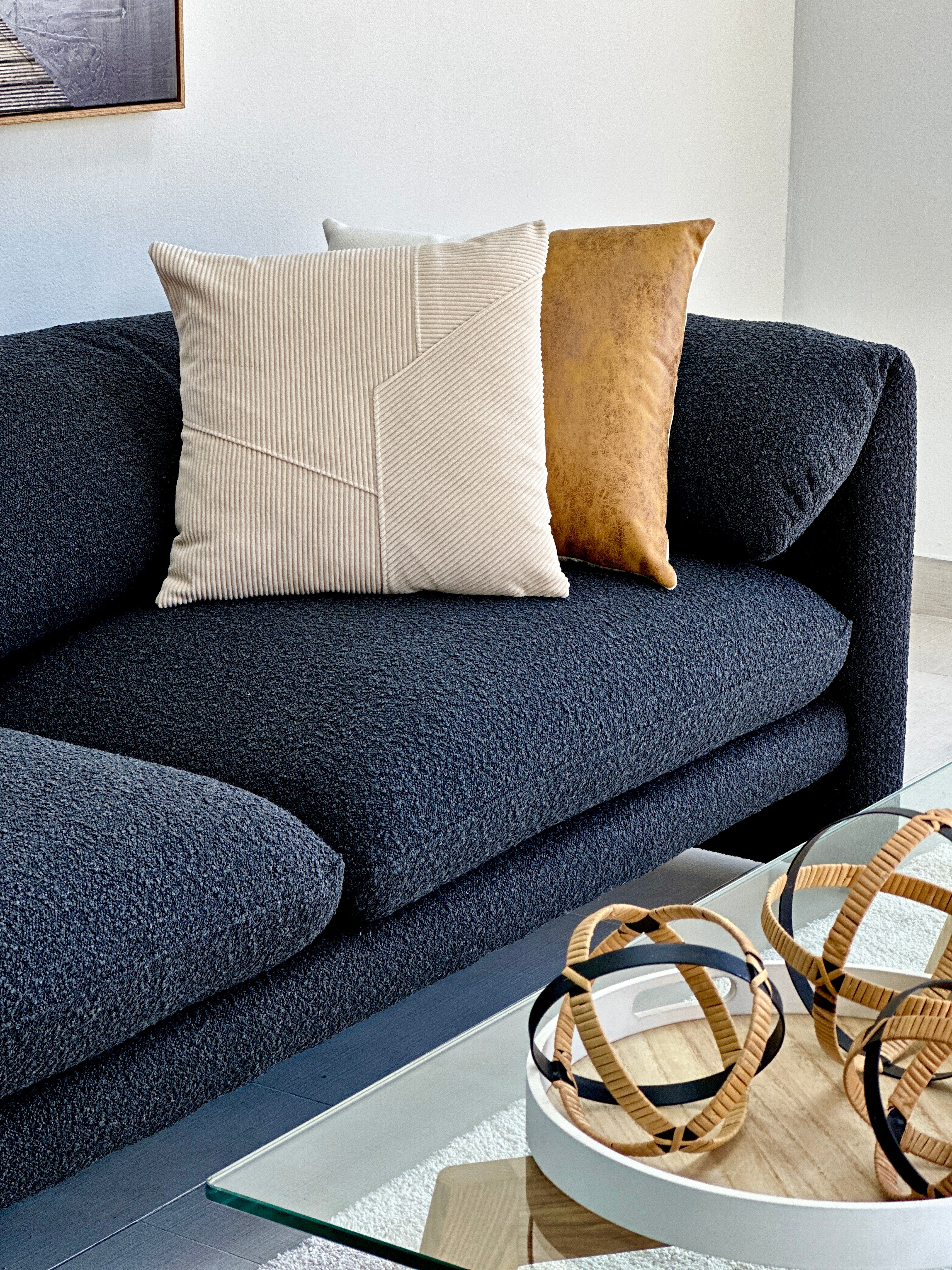 Harmony Black Sofa Bouclé Stoff