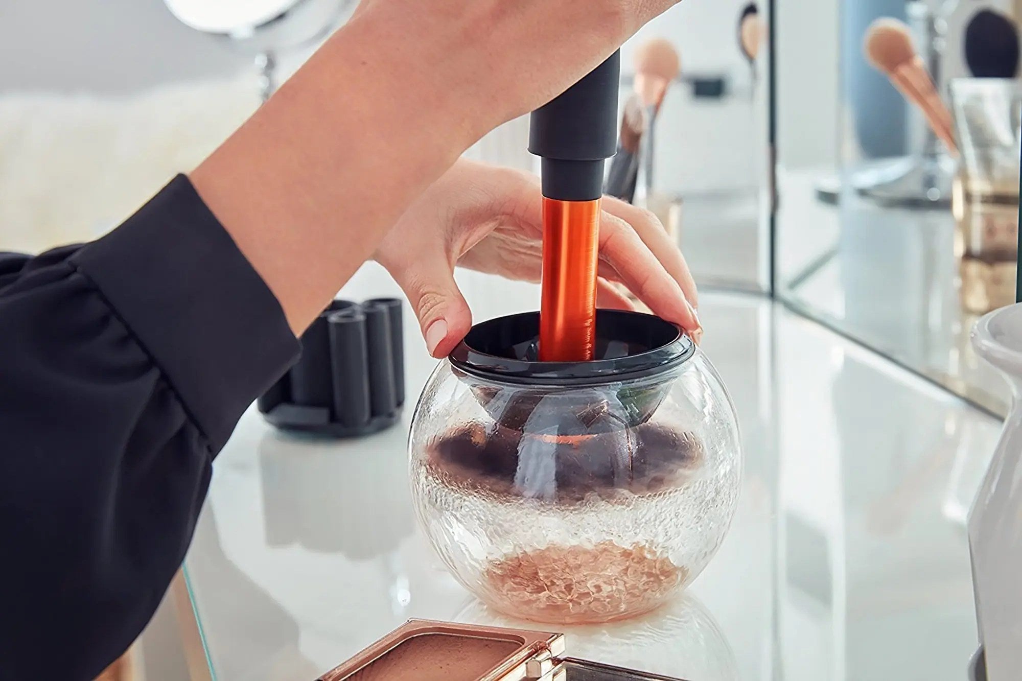 Elektrischer Make-up-Pinselreiniger mit Schleuderfunktion – Wrinse™