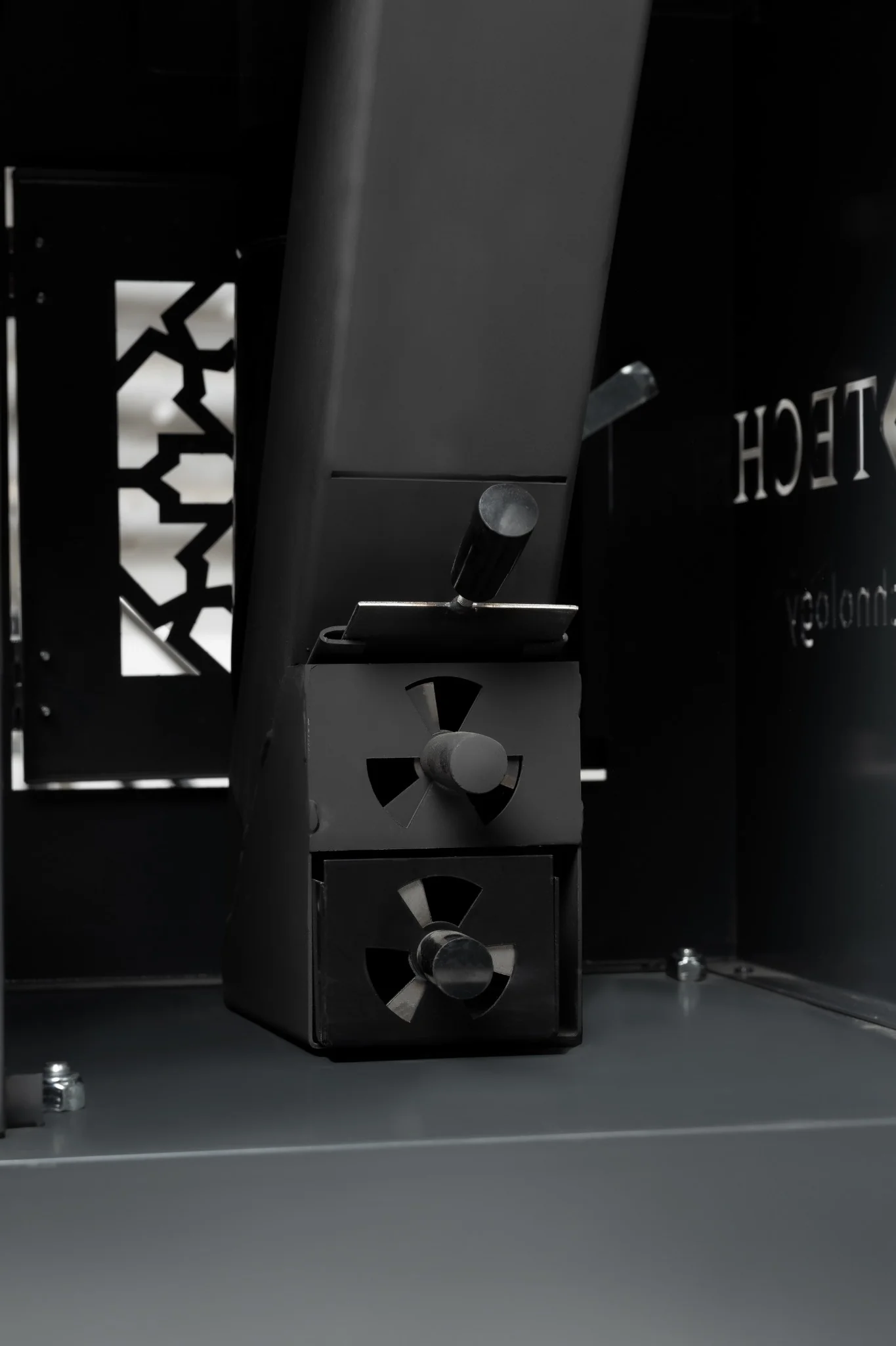 Pektech Peluxe Anthrazit 2025 – Eleganter Pelletofen für Garten, Terrasse und Restaurants