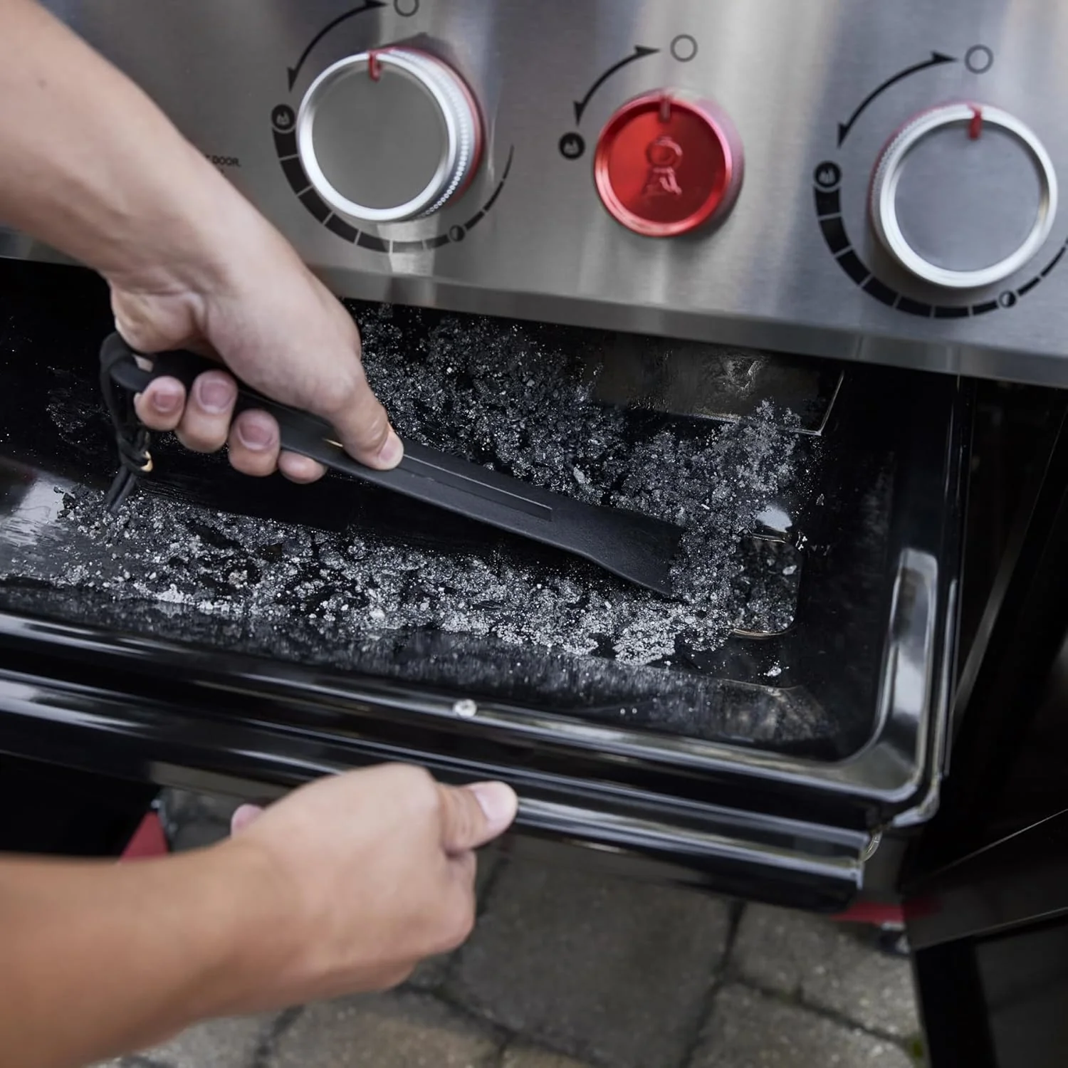 Weber Genesis E-325 Propangasgrill, Baujahr 2025. Farbe: Schwarz.