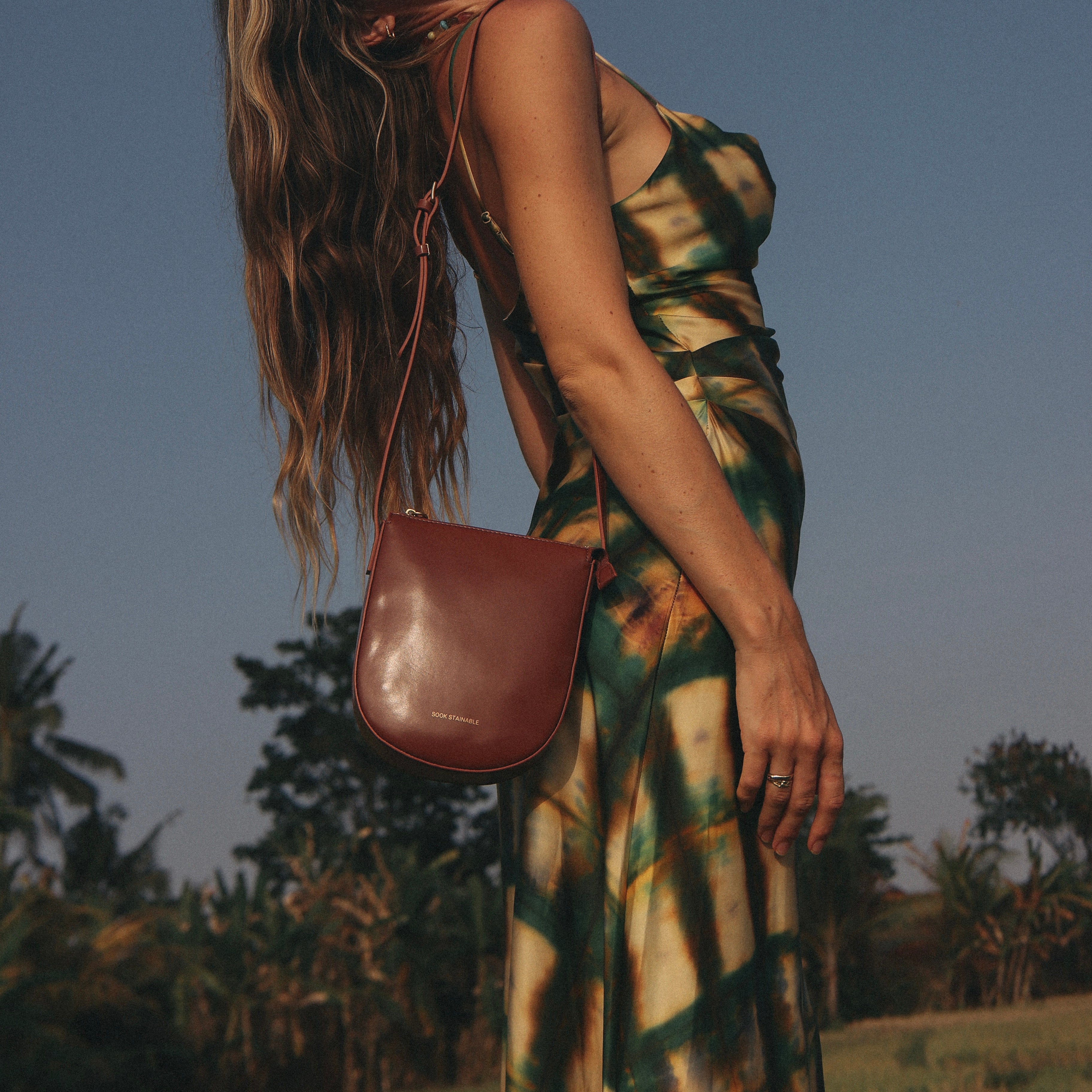 Eva - Apple Leather Crossbody Bag - Brown