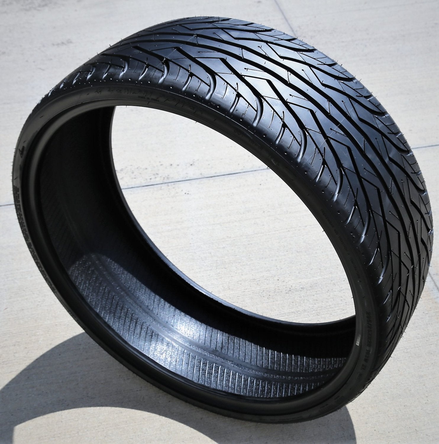 Pneu Venom Power Ragnarok One 295/25R28 ZR 103W XL haute performance M+S (2025)