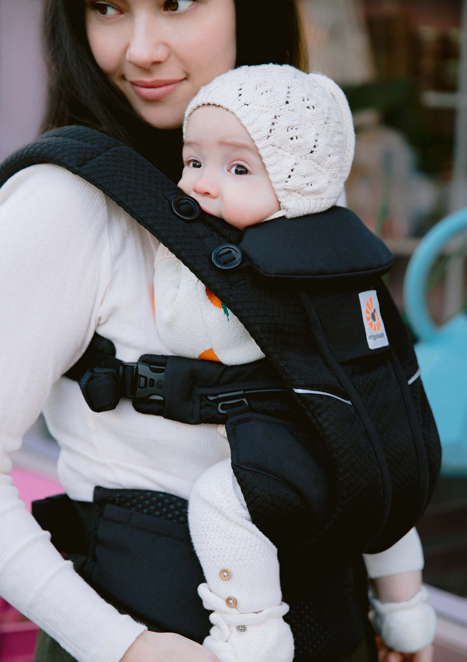 2025 Omni Breeze Babybæresele - Onyx Sort