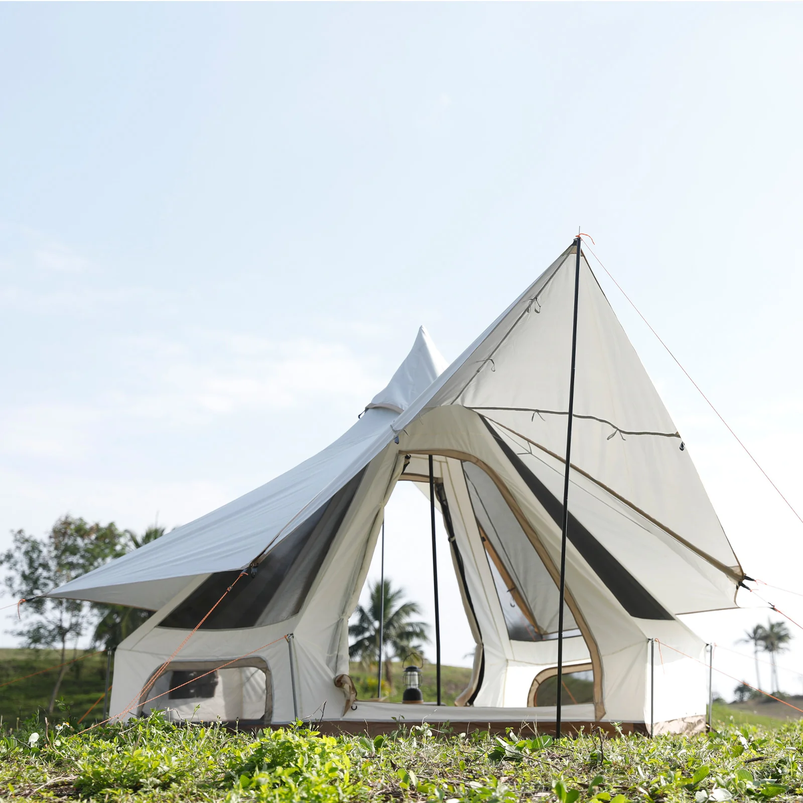 2025 KingCamp Dschingis 320 Light – 2-personers tipitelt med en diameter på 3,2 m. 3000 mm vandsøjle og modulære solskærme til glamping og festivaler