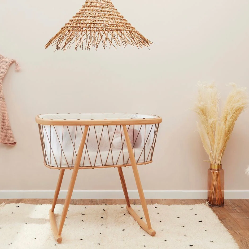 KUMI-krybben fra 2025 fra Charlie Crane er innovativ, transparent og rund.